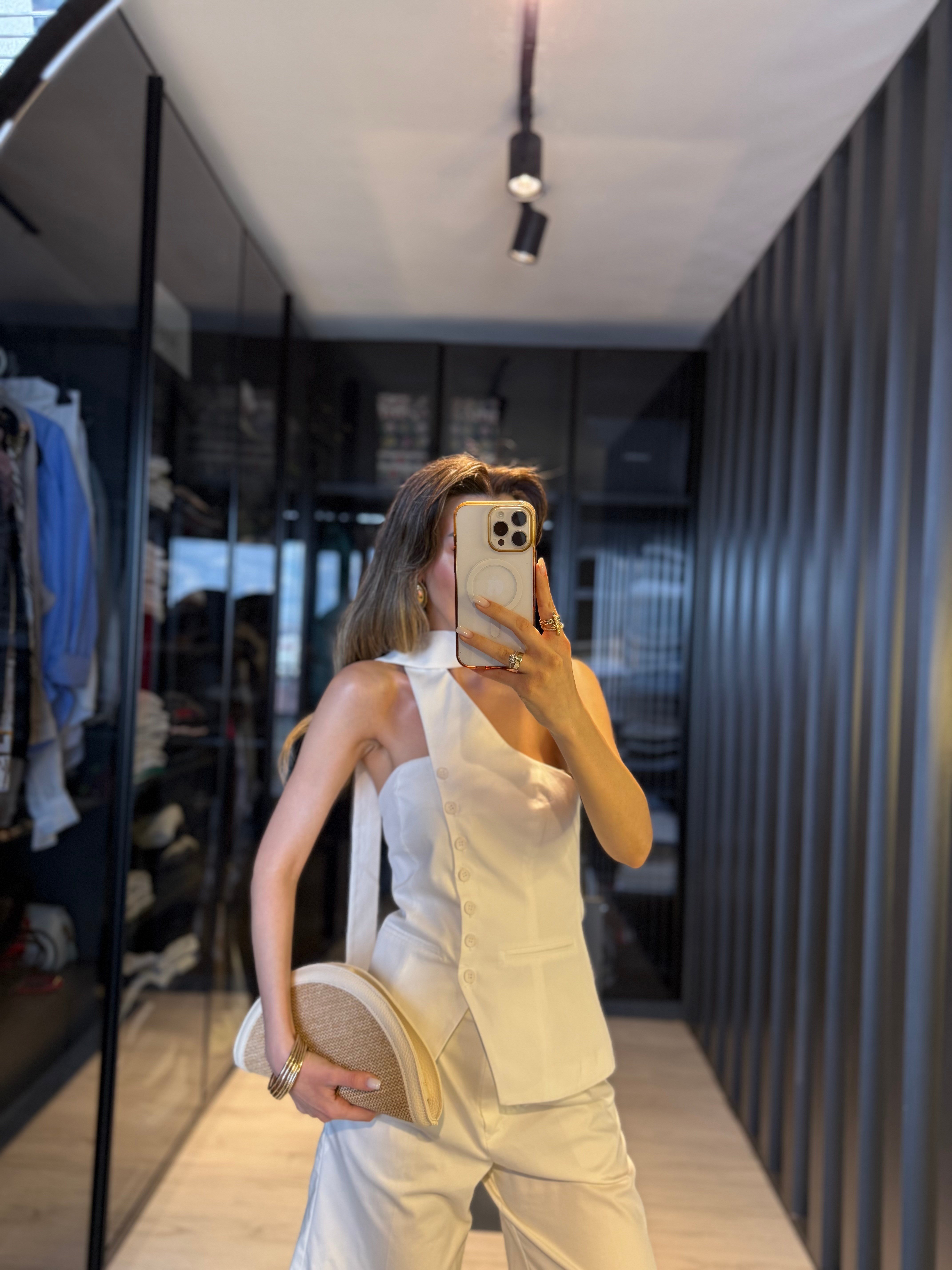 Fular Detaylı Yelek 