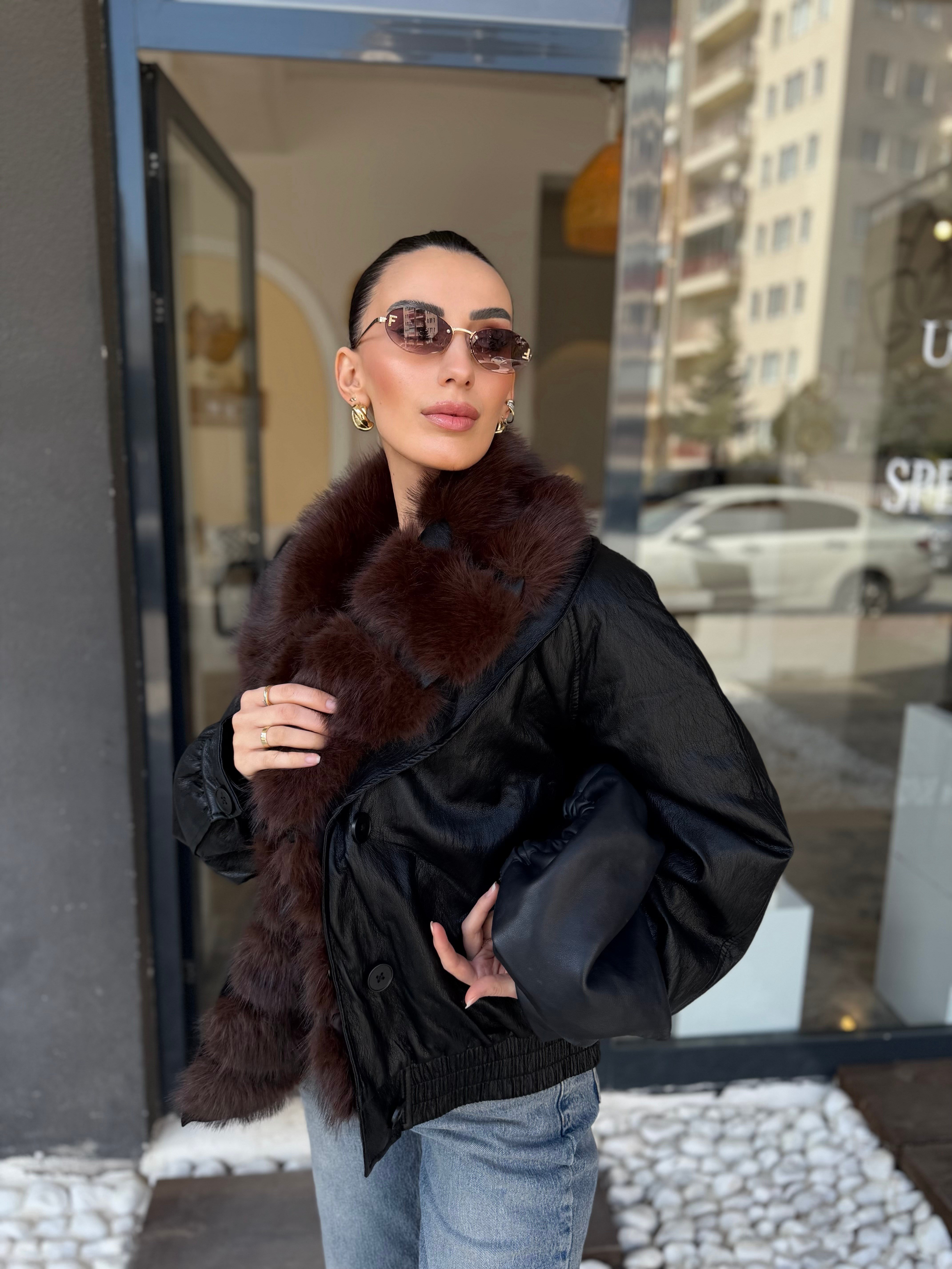 Siyah Kürk Yakalı Deri Mont