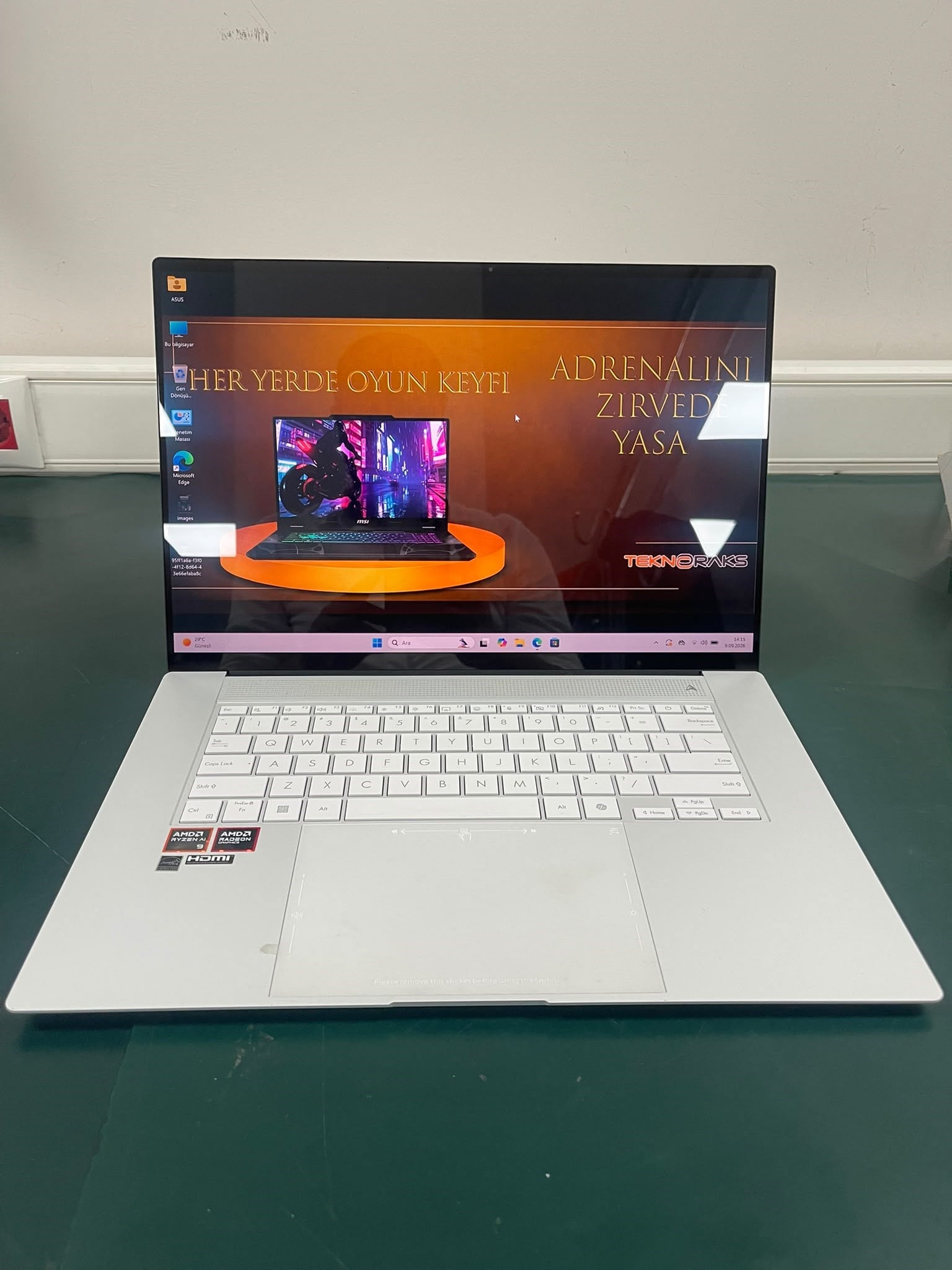 Asus Zenbook S16 UM5606WA-S16.R3600TTO RyzenAI9 365 24GB 1TBSSD 16