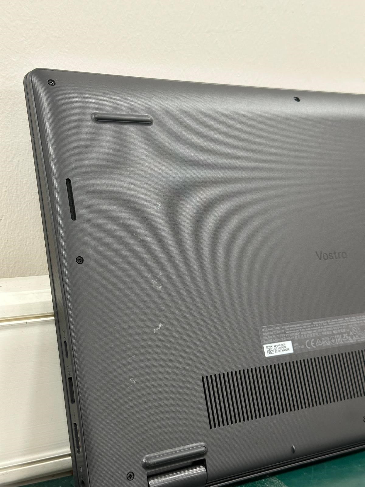 Dell Vostro 3530 N3404PVNB3530U11 i5-1334U 32GB 1TBSSD 15.6