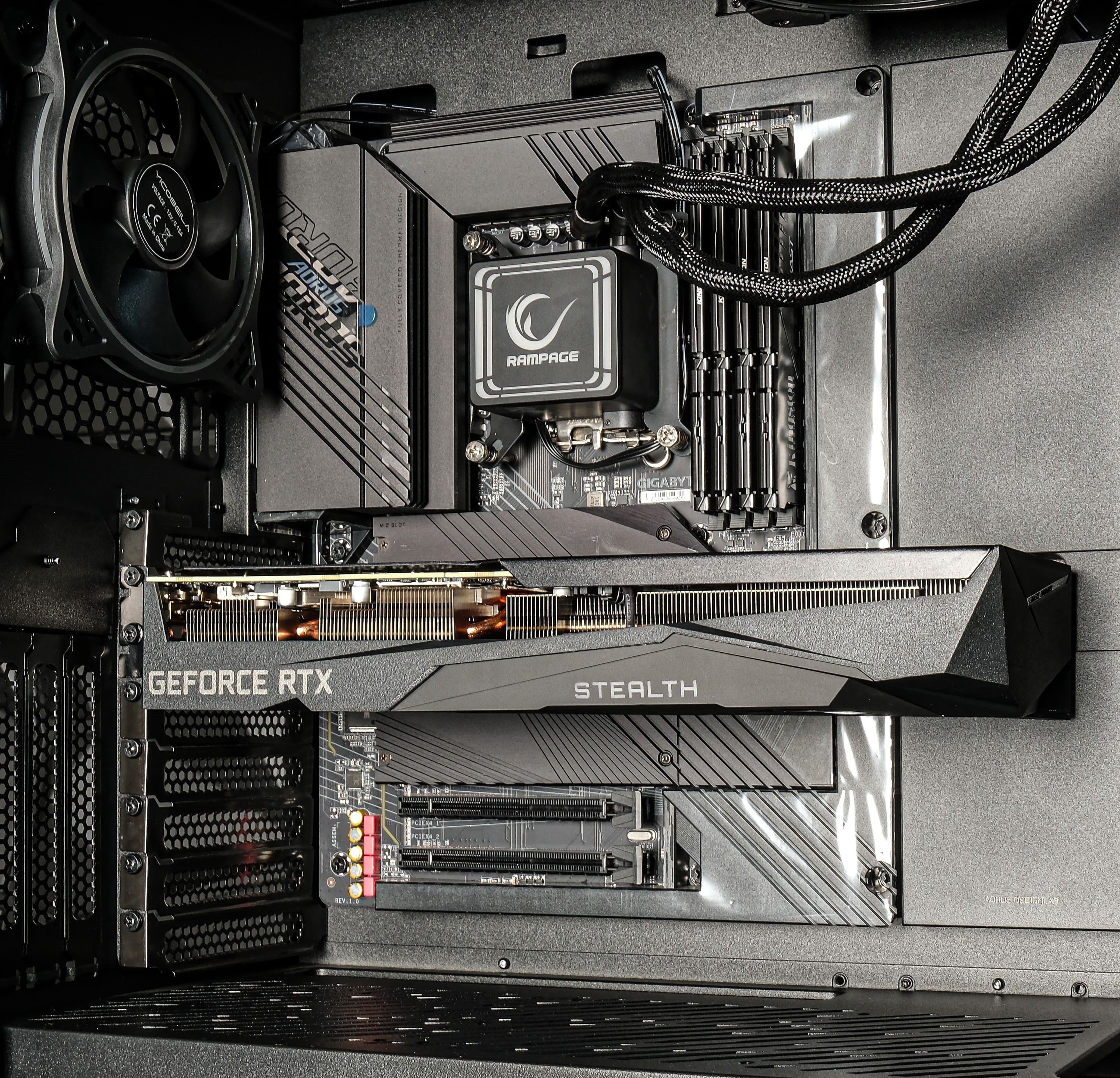 Gigabyte Stealth RaXius GSR1 i5 3070-144F i5-14400F RTX3070 Masaüstü Bilgisayar