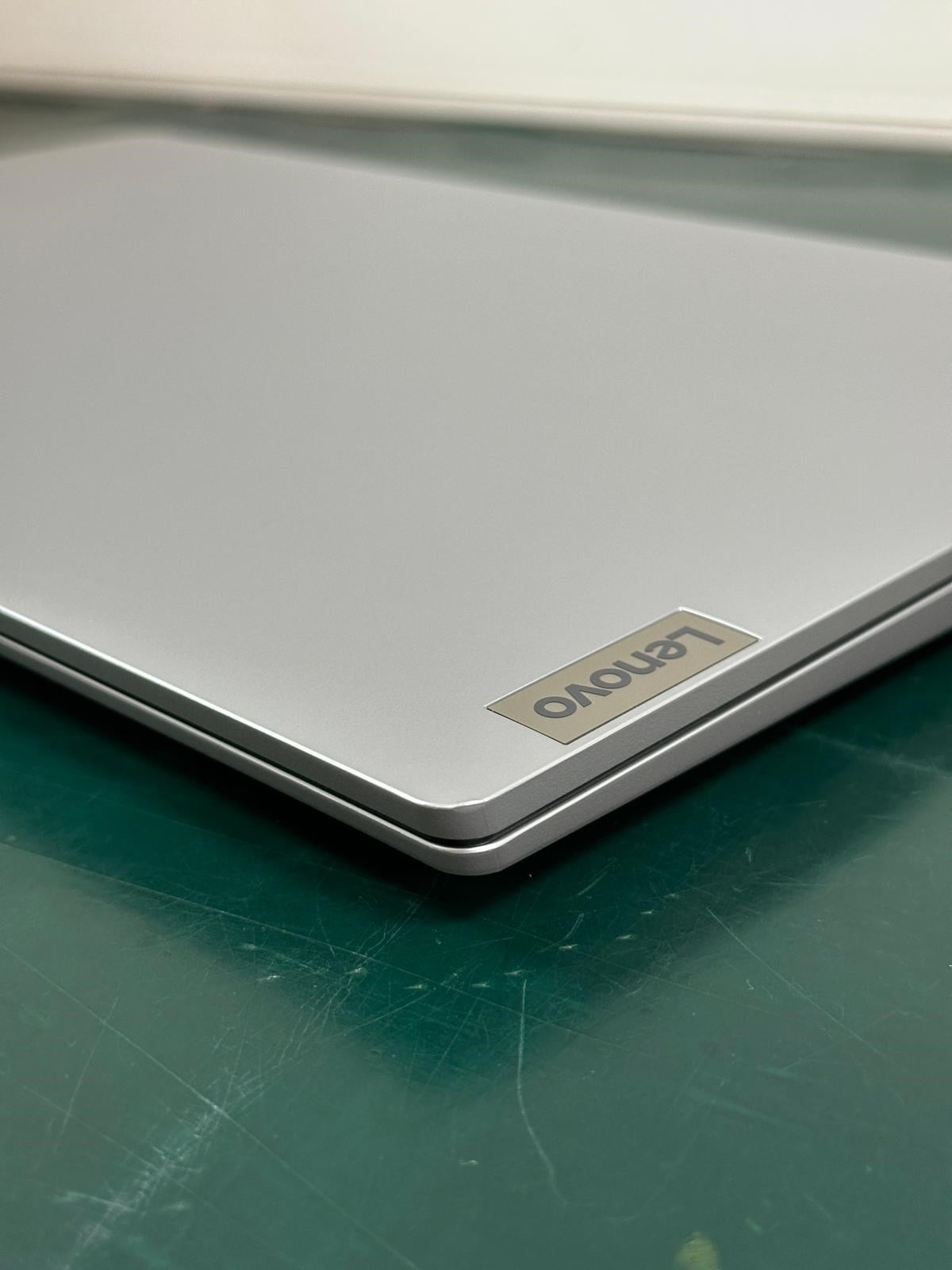 Lenovo IdeaPad 1 82R400KUTX07 Ryzen5 5500U 40GB 1TBSSD 15.6