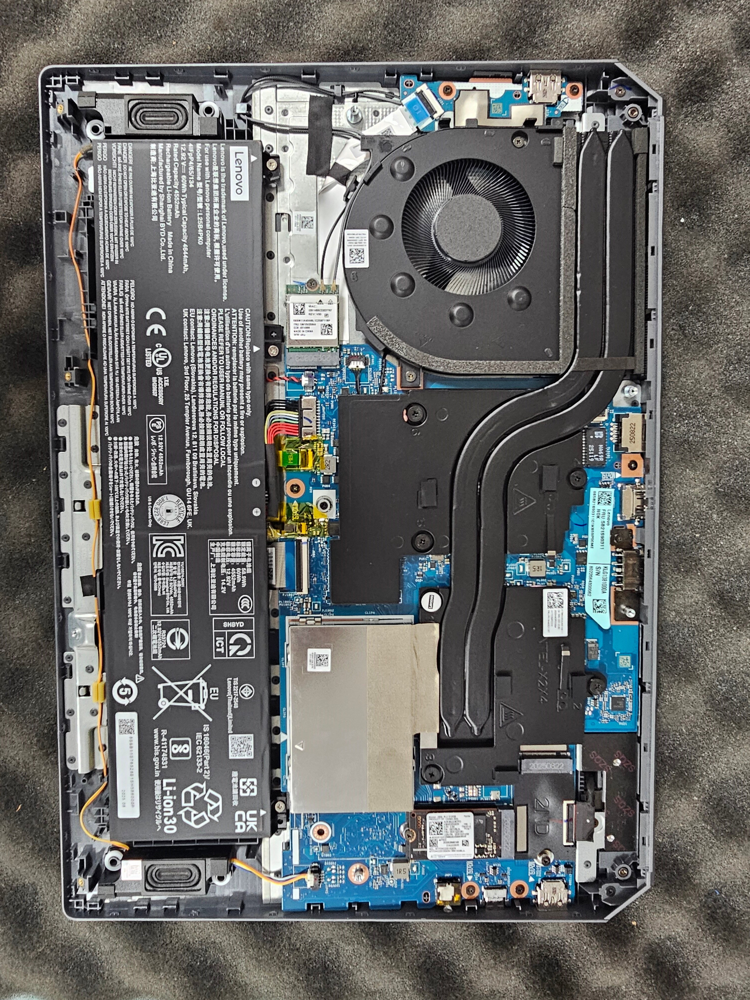 Lenovo LOQ 83SC000QTR i5-13450HX 16GB 512SSD RTX5050 15.6 FullHD FreeDOS Taşınabilir Bilgisayar