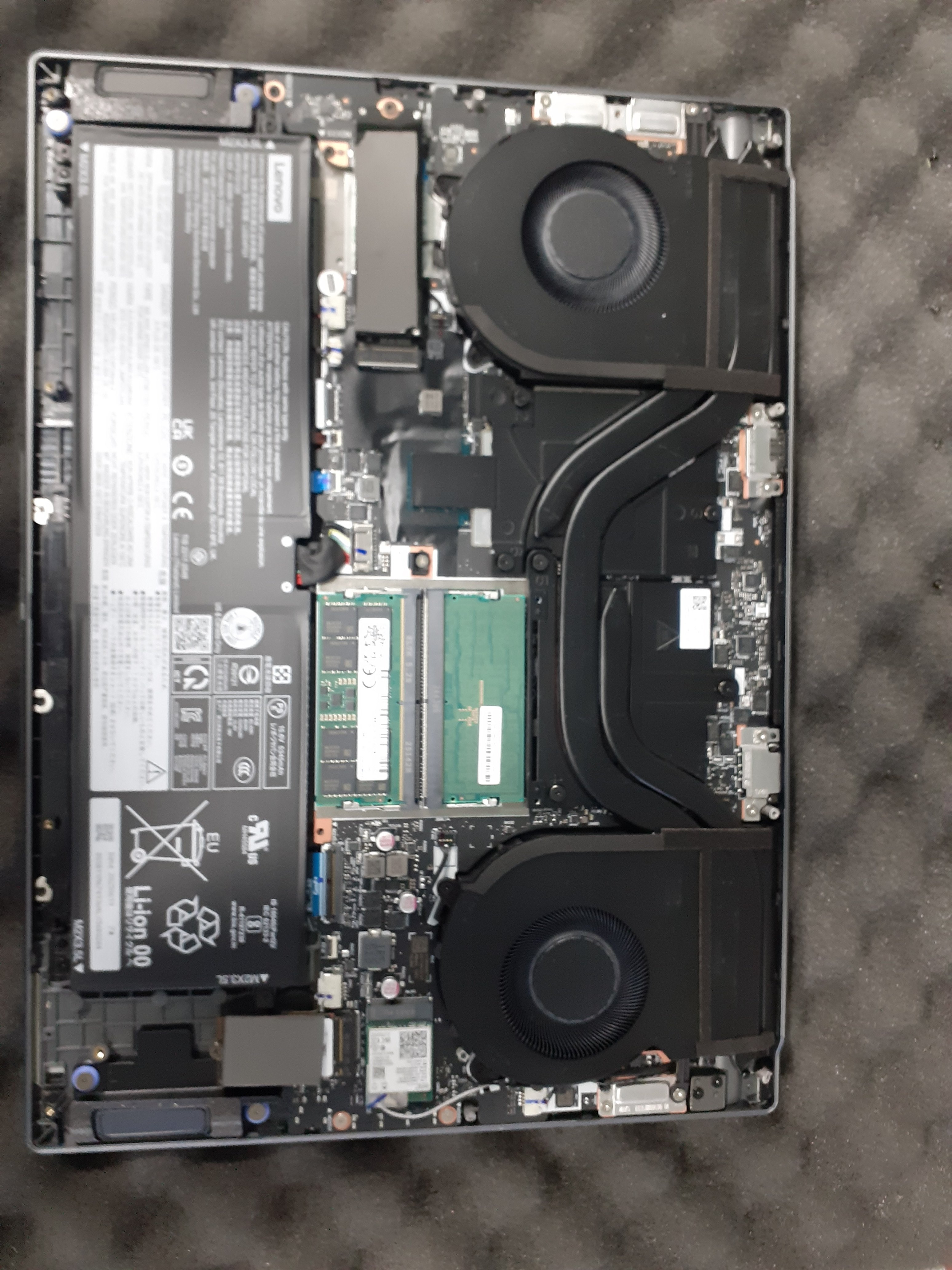 Lenovo ThinkBook 16P 21R0001JTX Ultra9 275HX 32GB 1TBSSD RTX5060 16
