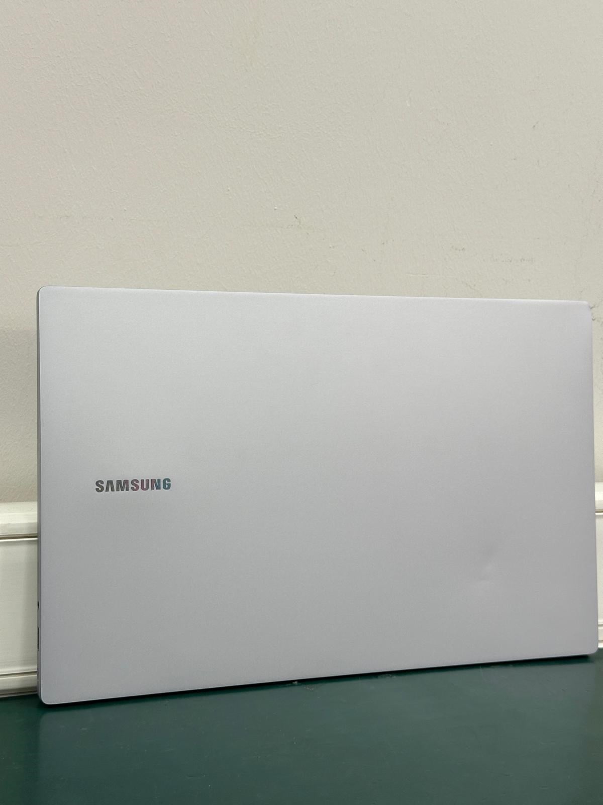 Samsung Galaxy Book4 NP750XGK-K00TT01 Core7 150U 16GB 1TBSSD 15.6