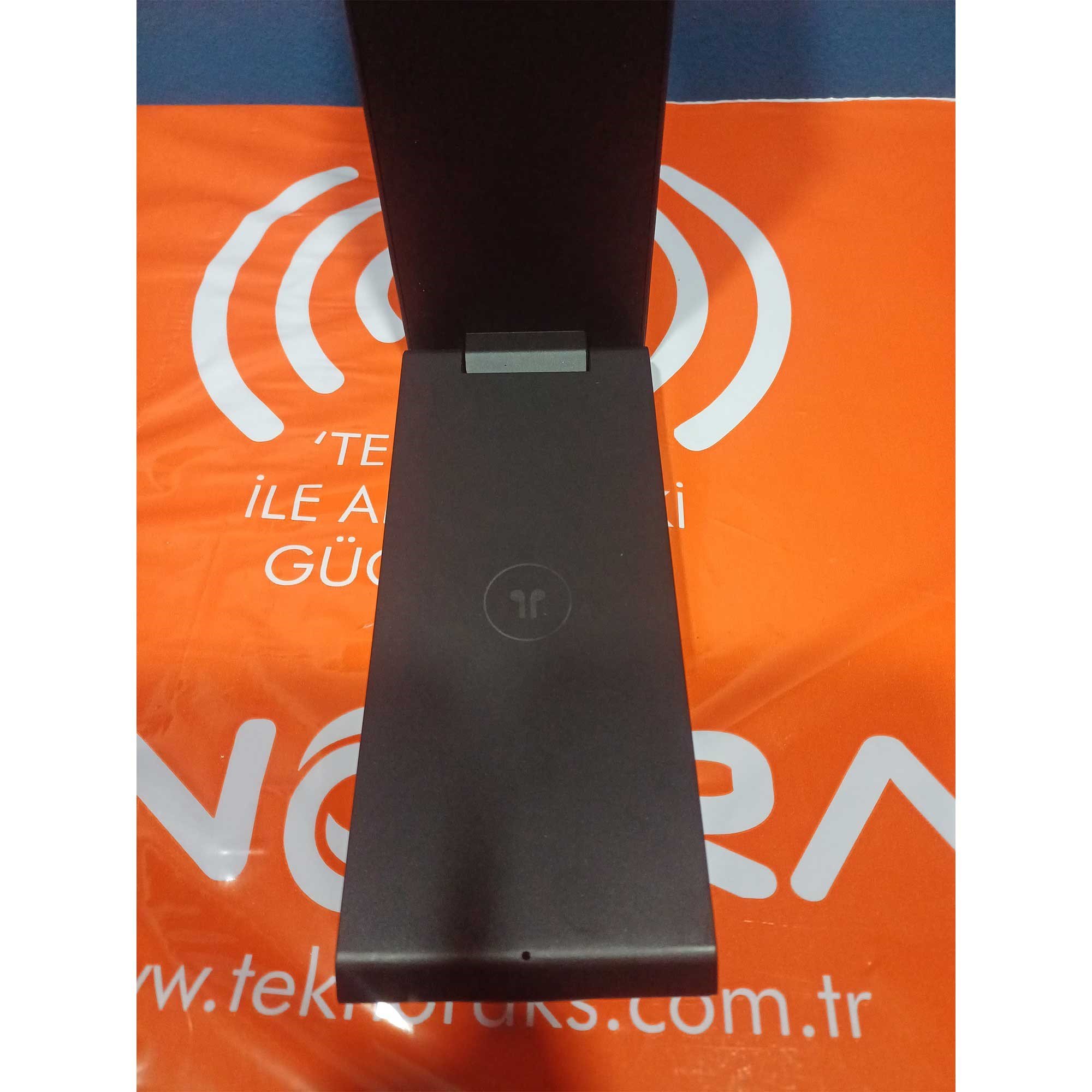 Usams US-CD181 15W 3in1 Arada Masa Lambası Özellikli Katlanabilir Kablosuz Şarj Standı OUTLET