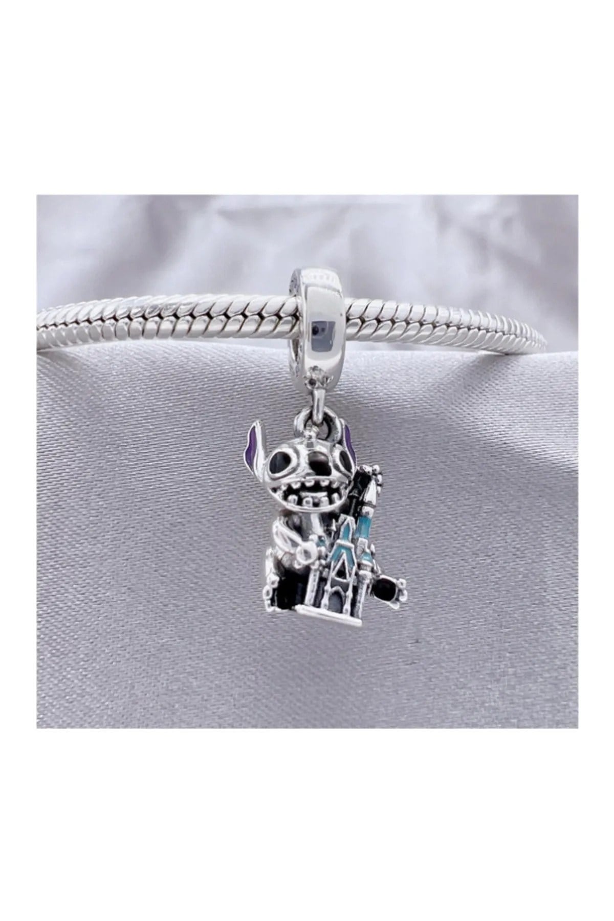 Stitch Ve Kalesi Sallantılı 925 Ayar Gümüş Charm
