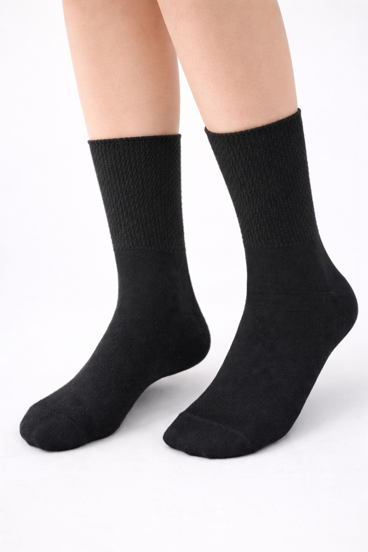 Unisex Siyah Bambu Çorap – Nefes Alan, Uzun Konç, Günlük Kullanım