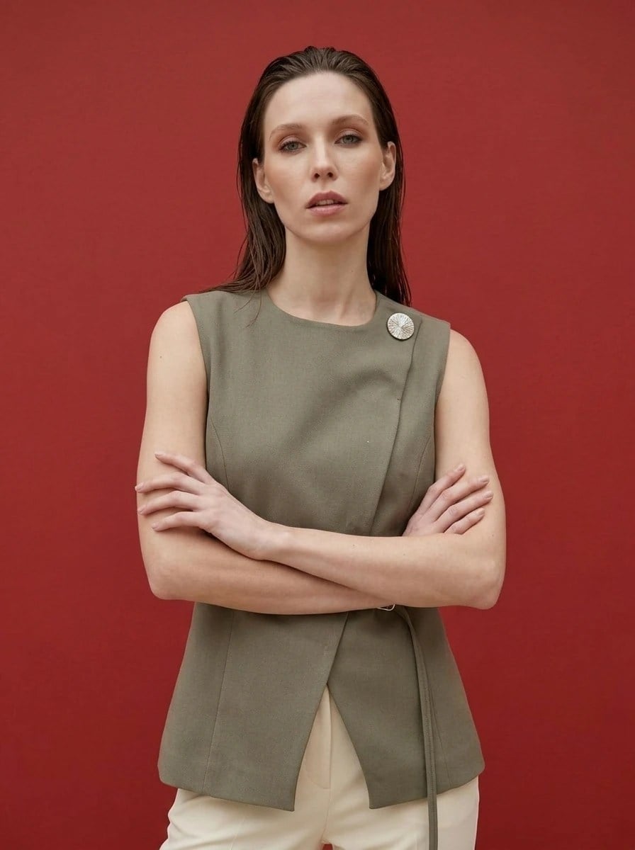 FRAME VEST MODEL