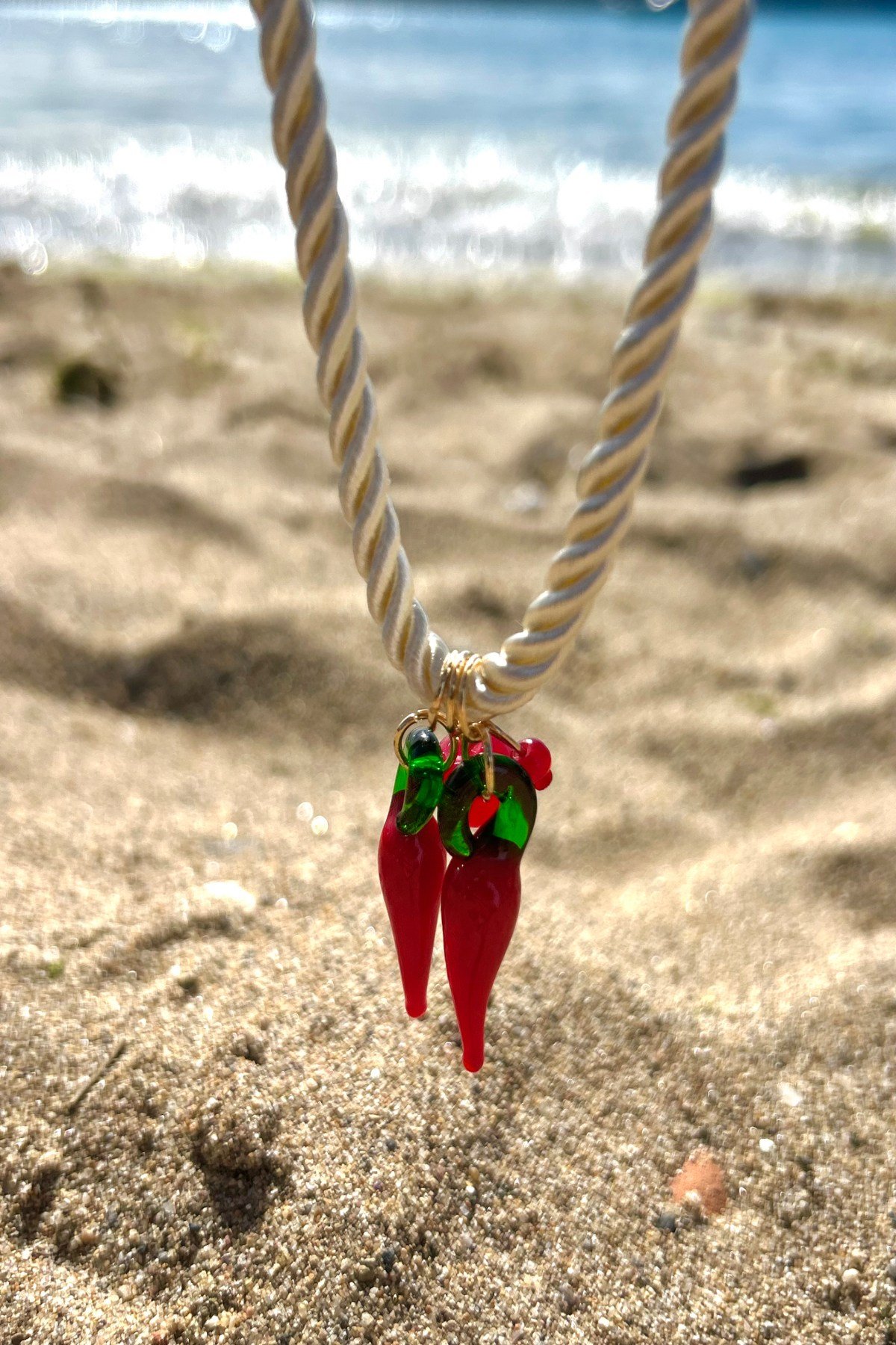 Kırmızı Şans Biberli Yazlık/Plajlık Kadın Kolye - Ayarlanabilir (25cm + 6 cm)