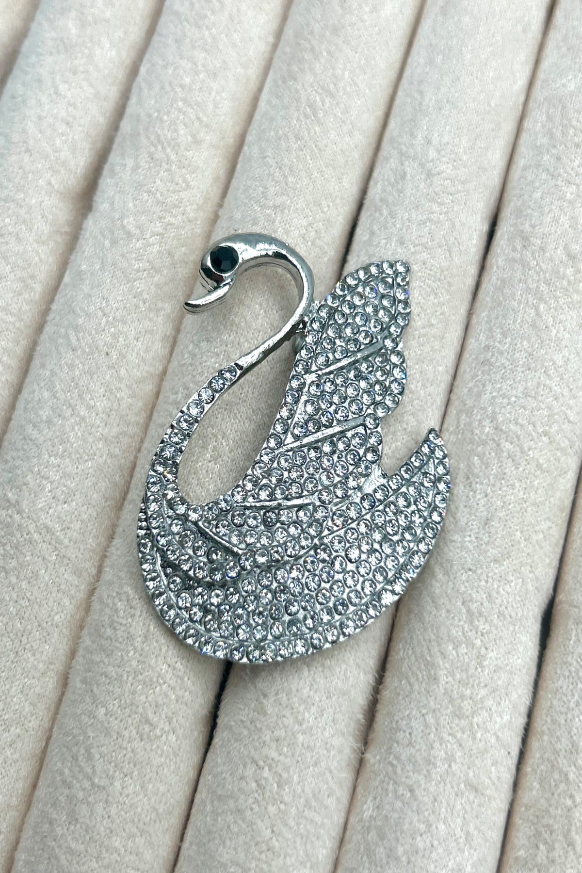 Zirkon Taşlı Zarif Kuğu Model Kadın Broş (4,5 cm) - Ceket, Çanta, Yaka ve Eşarp'ta Kullanılabilir