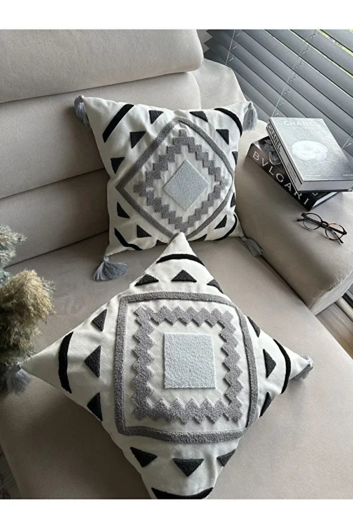Gri Punch Nakışlı 2 Adet Kırlent Kılıfı, Gri, 43 x 43