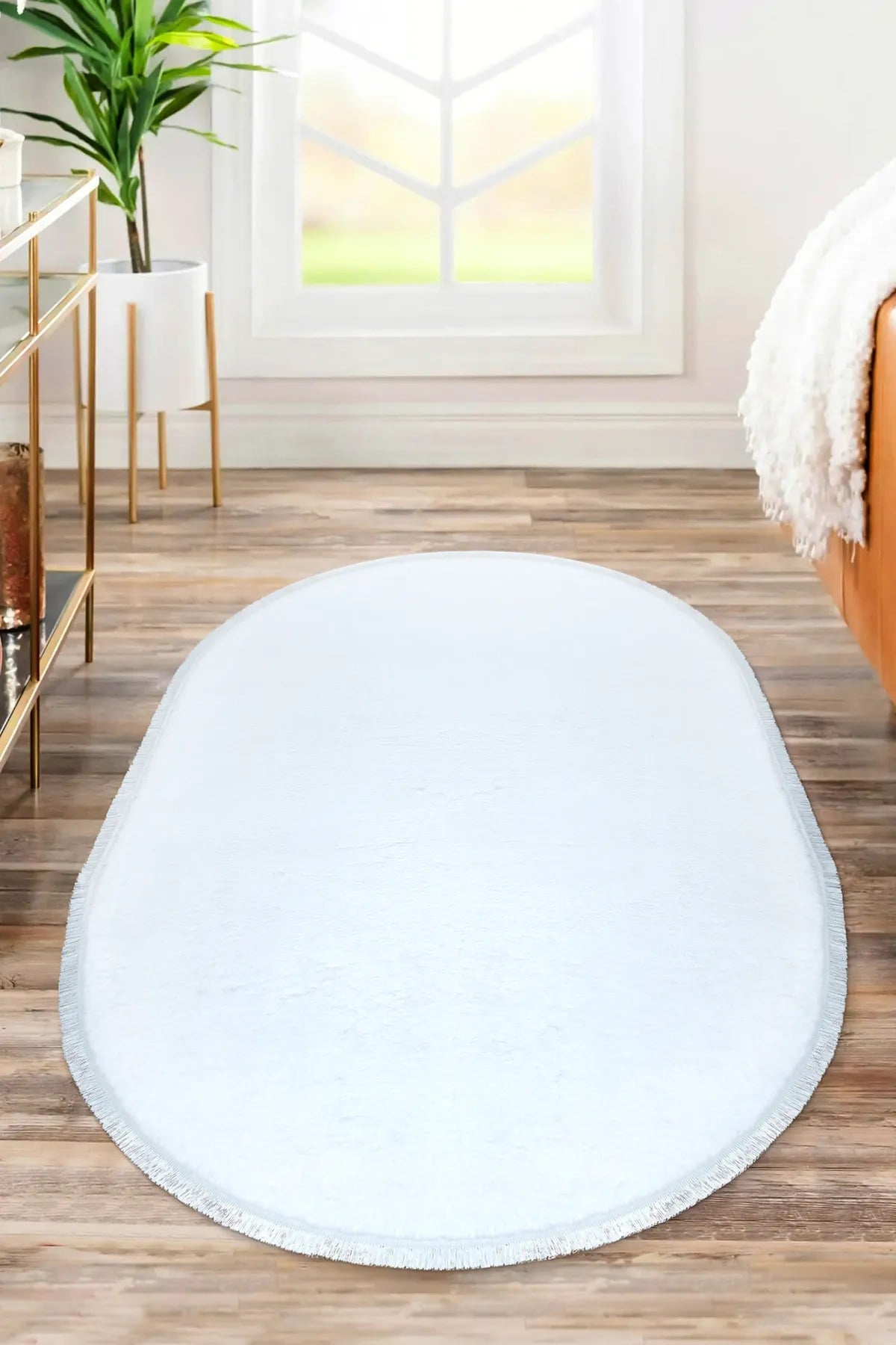 Vl Oval Comfort Düz Saçaklı Peluş Halı Beyaz