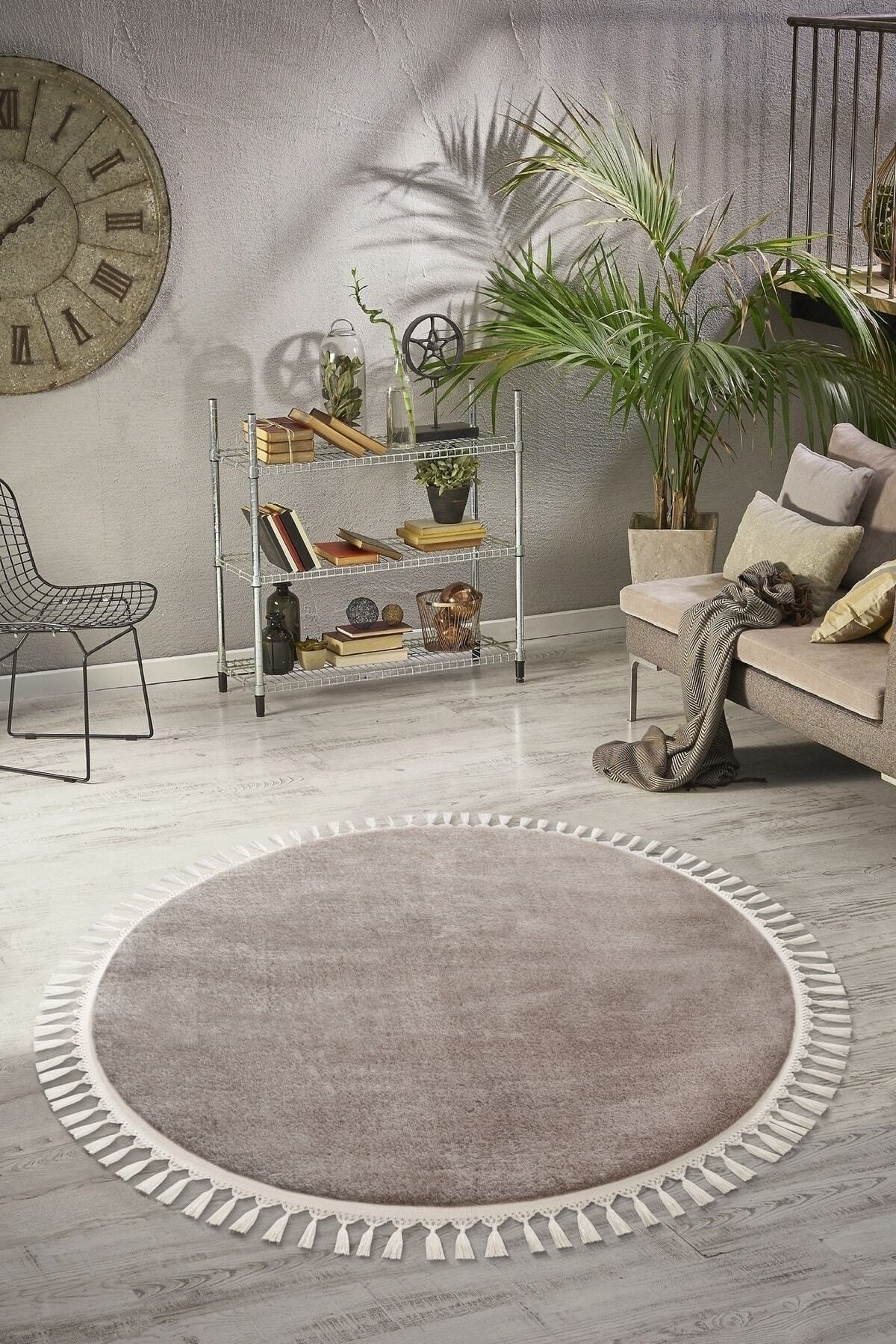 Vl Yuvarlak Comfort Ponpon Saçaklı Peluş Kahverengi Yolluk Halı Pon Pon Ekru