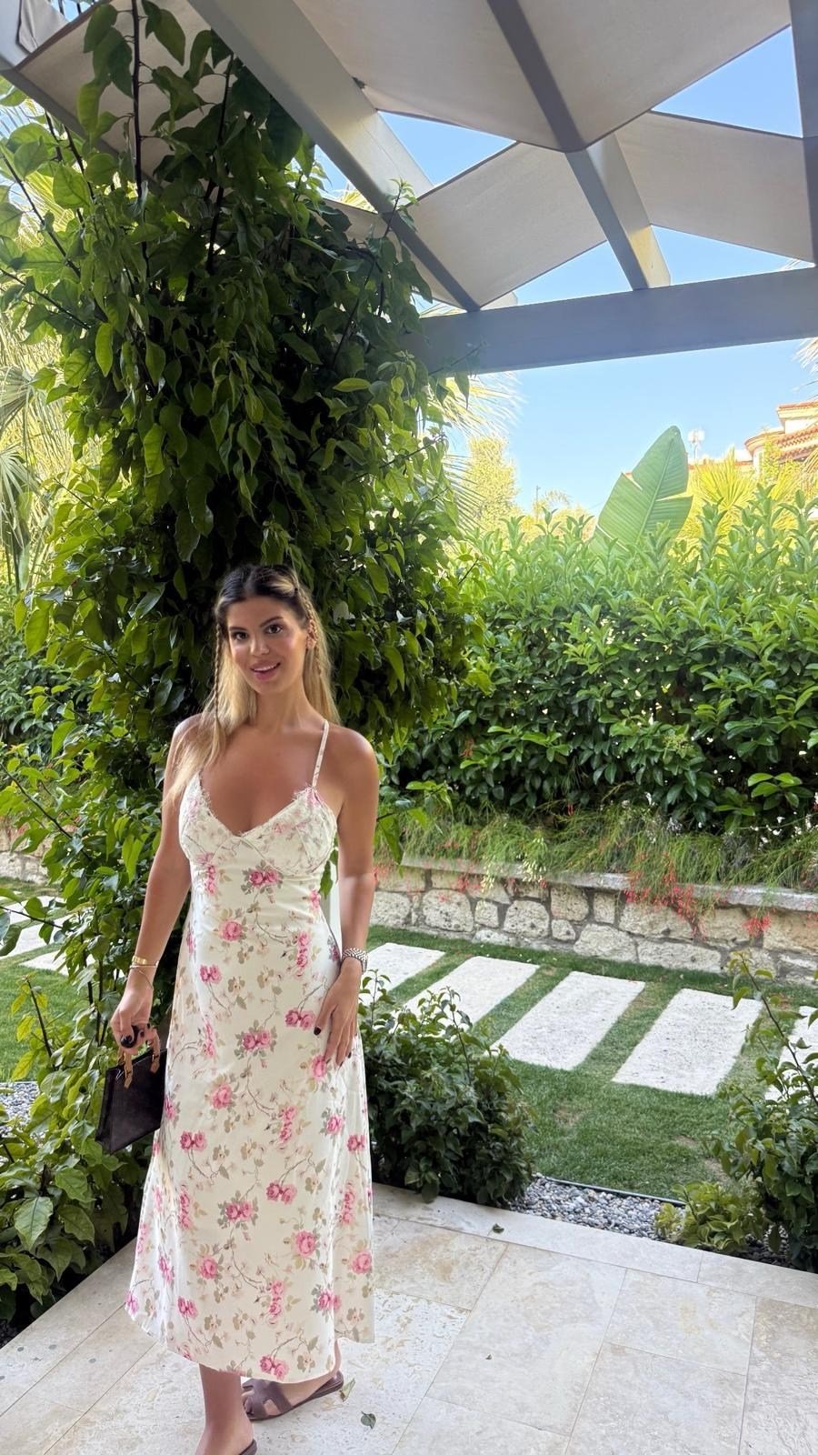 ÇİÇEKLİ SATEN ELBİSE