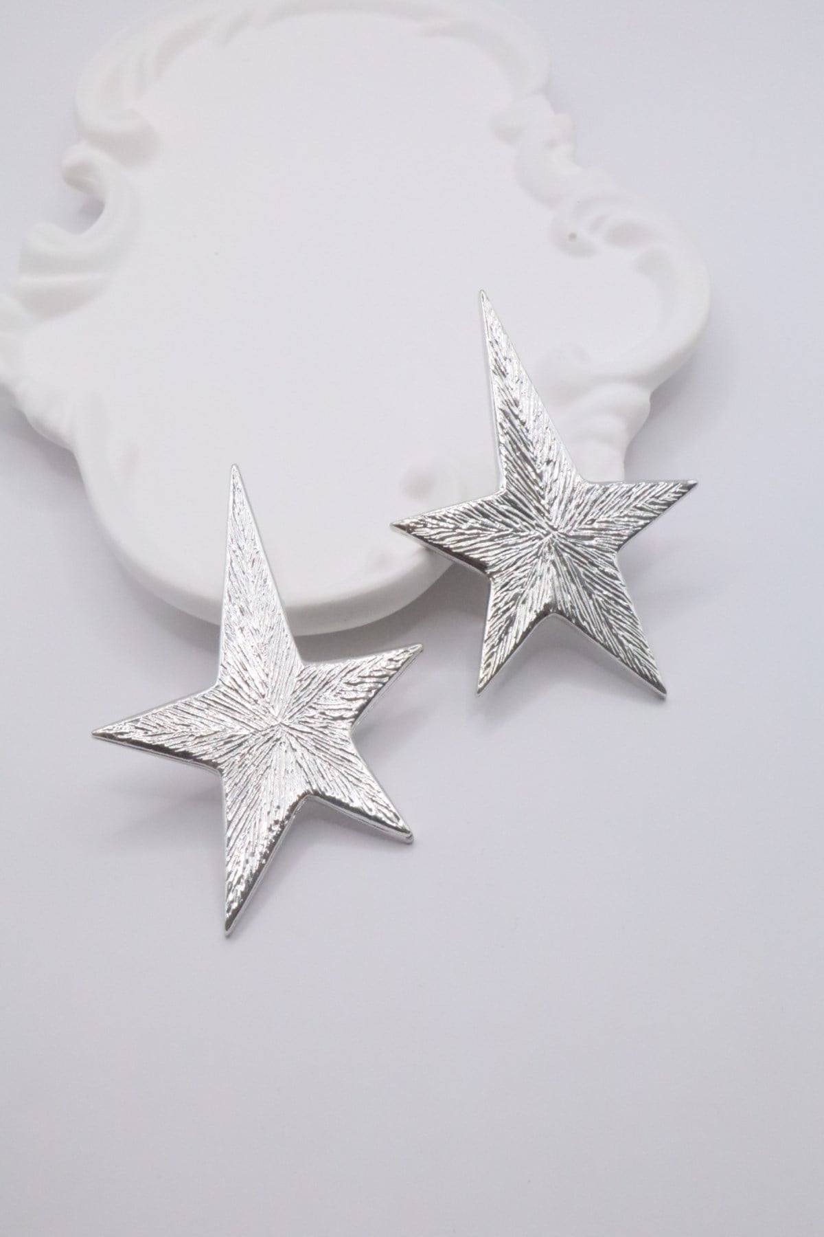 Kadın Küpe 7 cm Dokulu Star Küpe