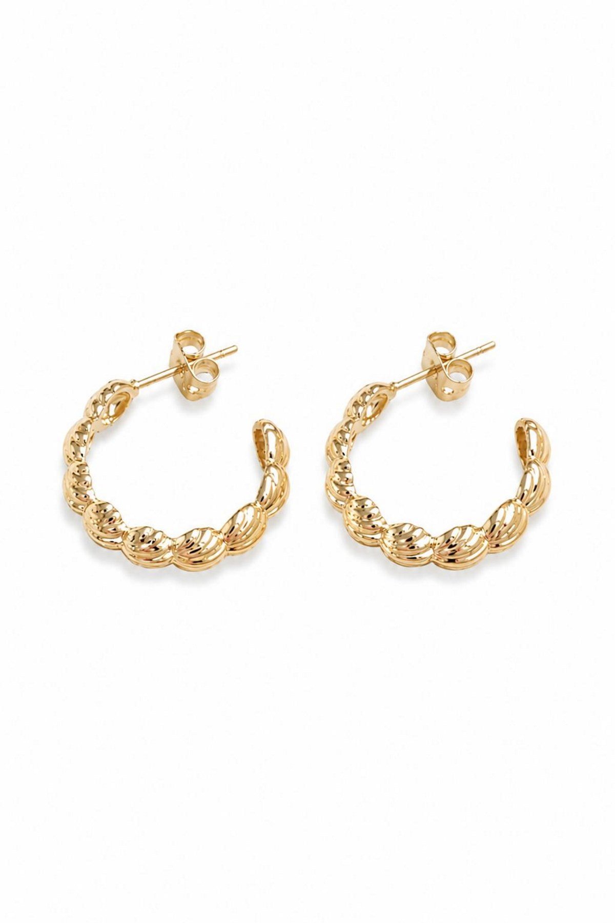 Kadın Küpe Kararmaz 14k Renk Vip Seri Minik Deniz Kabuklu Yarım Halka 2cm Küpe