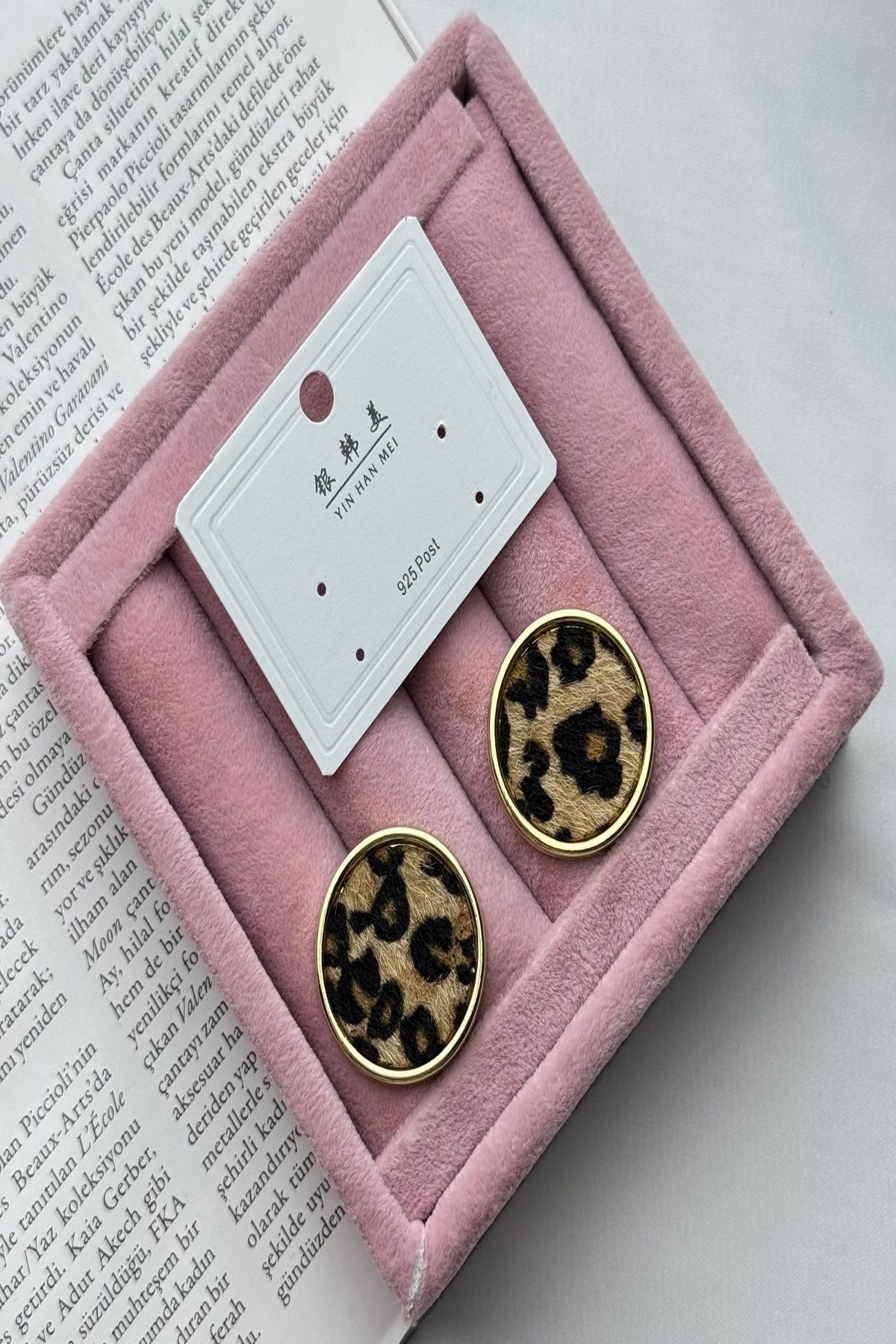 Kadın Küpe Vip Seri İthal Zirkon Leopar Desen Yuvarak Model Kararmaz Küpe