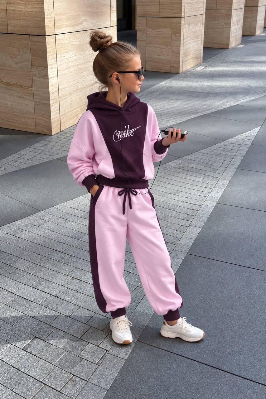 KAPÜŞONLU SWEATSHİRT JOGGER EŞOFMAN TAKIMI