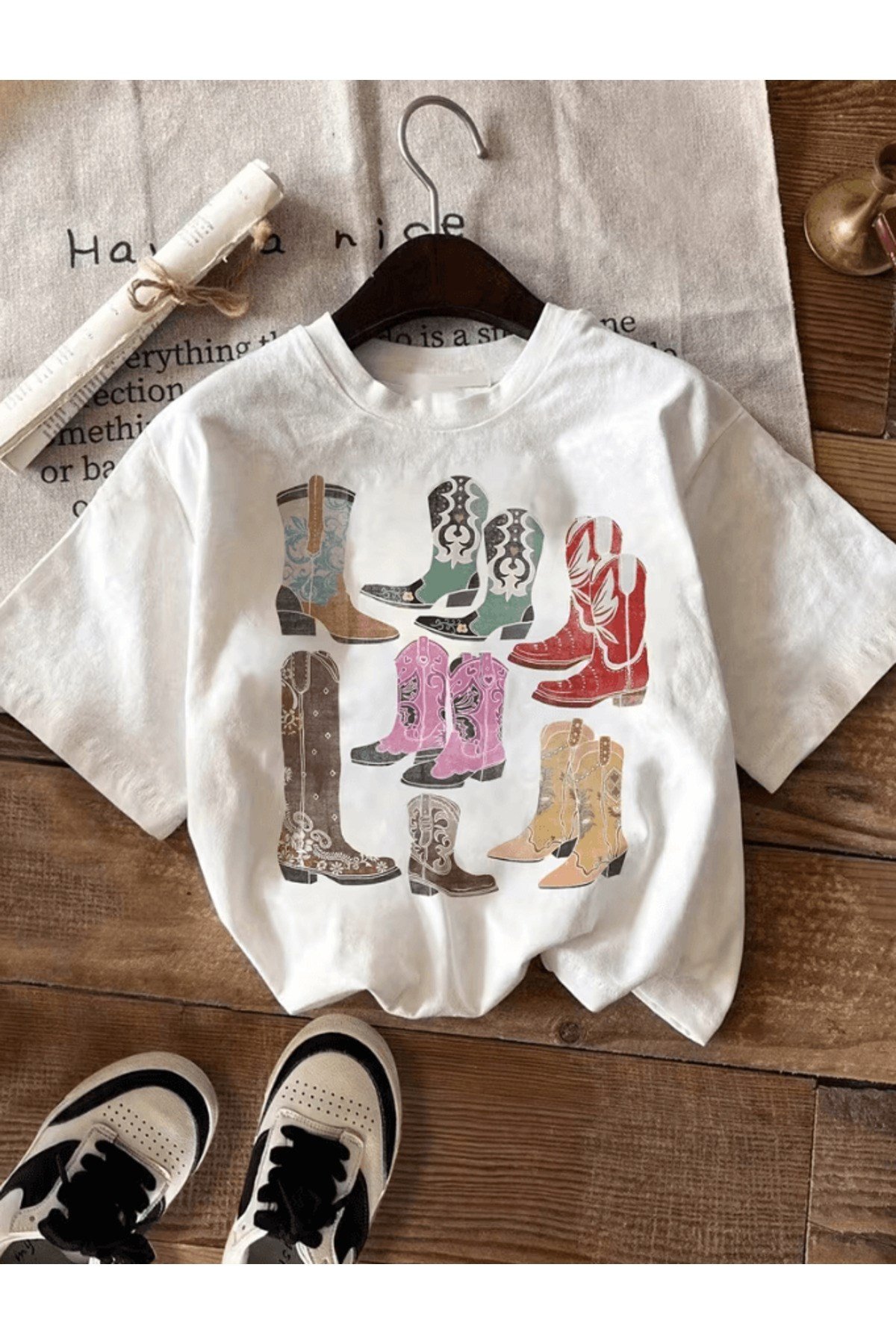 Renkli Çizme Baskılı Premium Oversize T-shirt