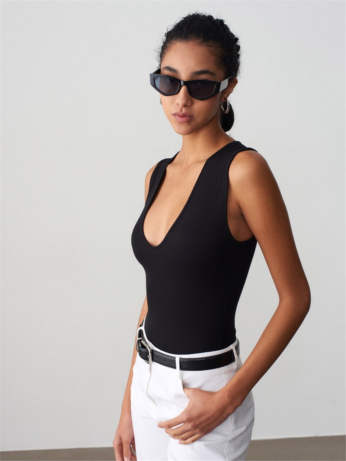 DİLVİN V Yaka Bodysuit
