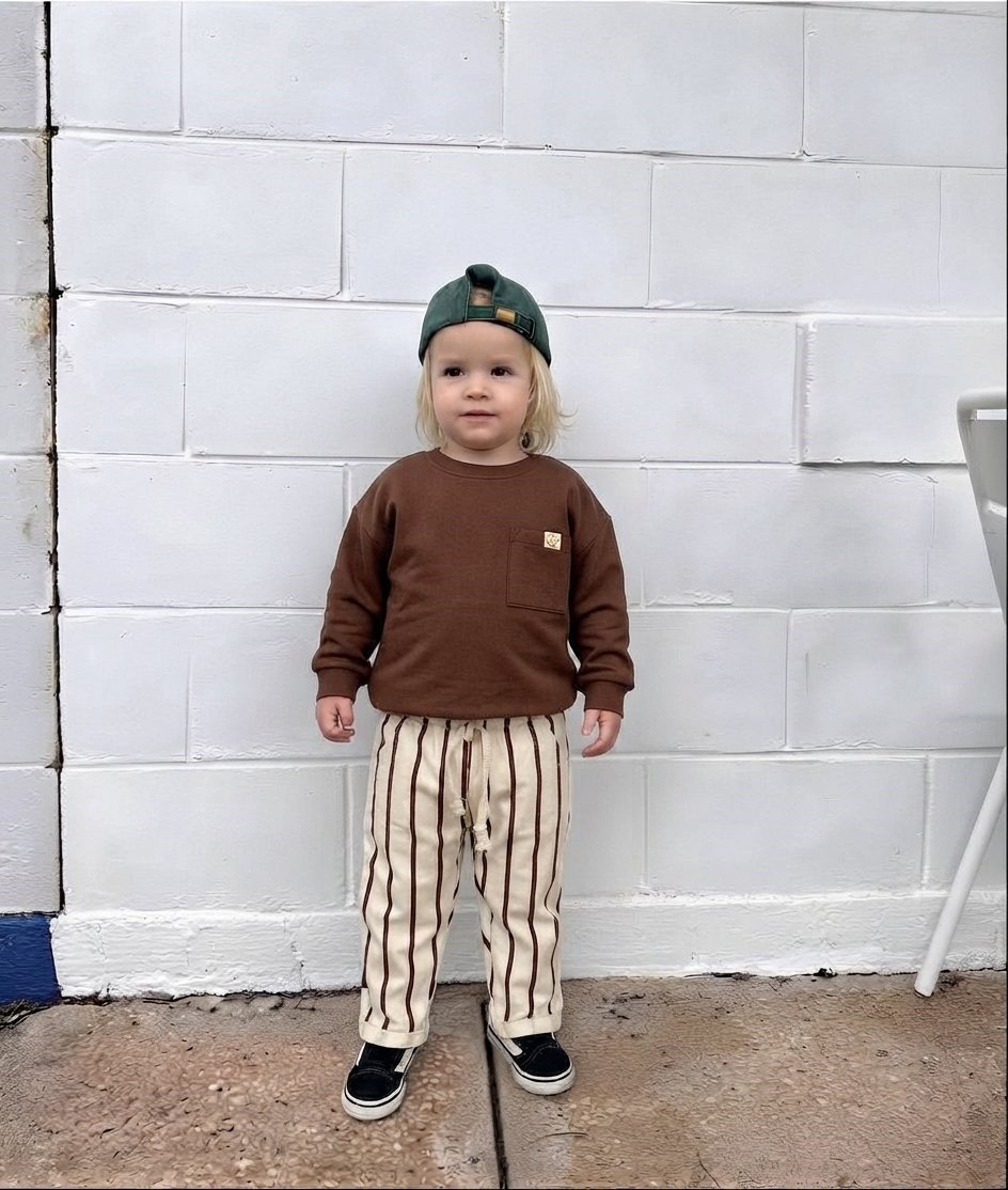 Kahverengi Cepli Sweatshirt ve Çizgili Ekru Eşofman Altı 3ip Alt Üst Takım