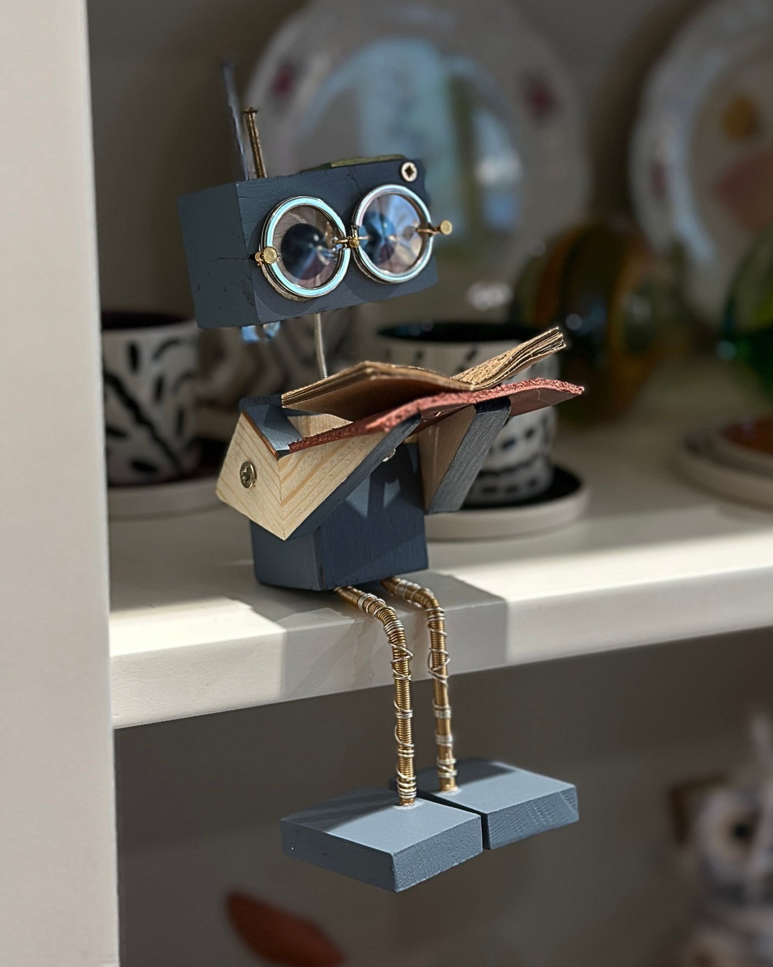 Kitap Okuyan Robot (Mavi)
