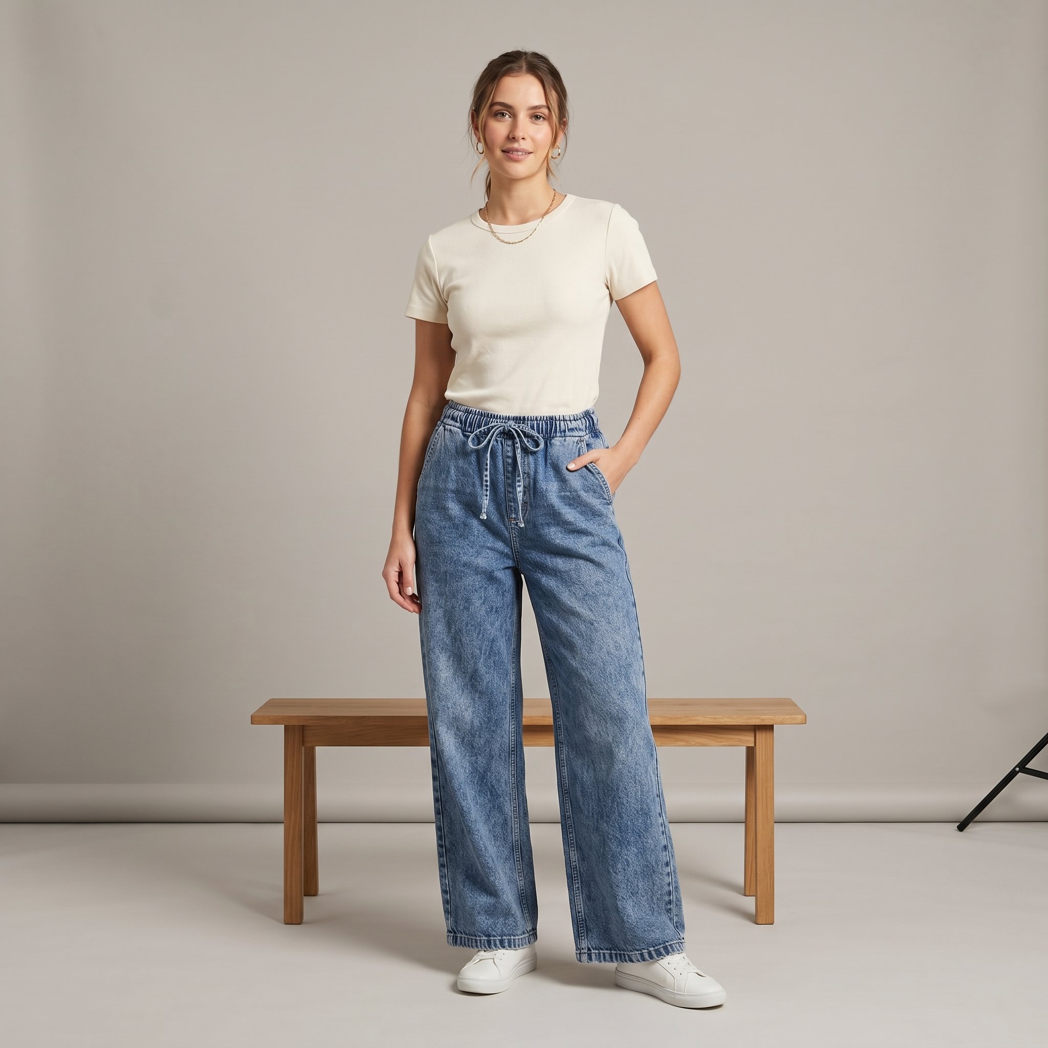 Mavi Yıkamalı Beli Lastikli Jeans