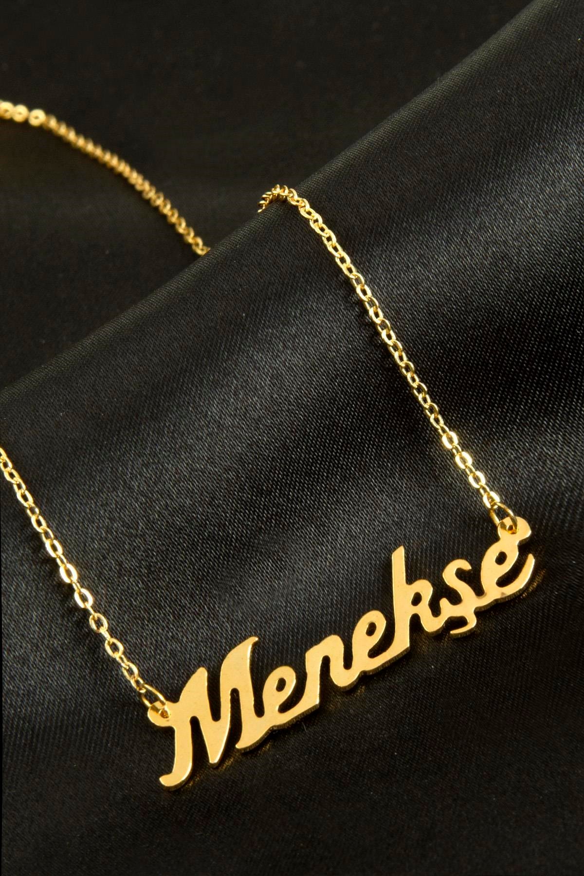 Menekşe İsimli Kolye (Kişiye Özel)