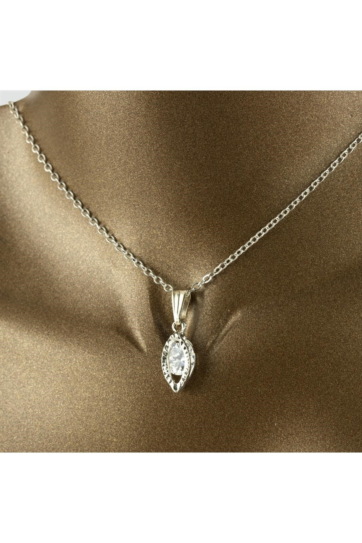 Oval Figürlü Zirkon Taşlı Kolye
