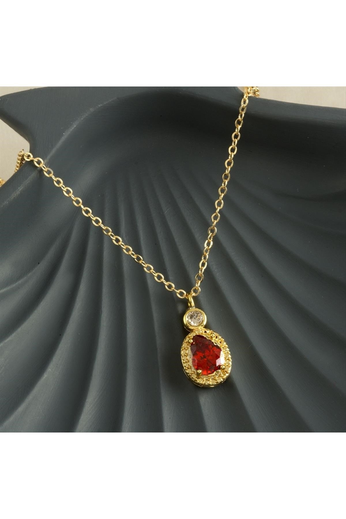 Oval Zirkon Taşlı Kolye