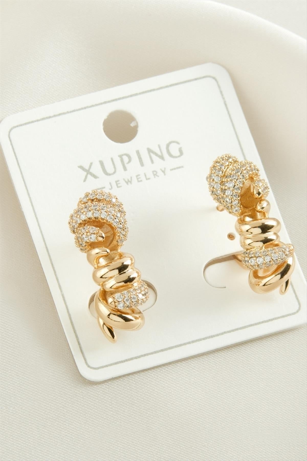 Xuping Sargılı Zirkon Taşlı Lüks Çelik Küpe