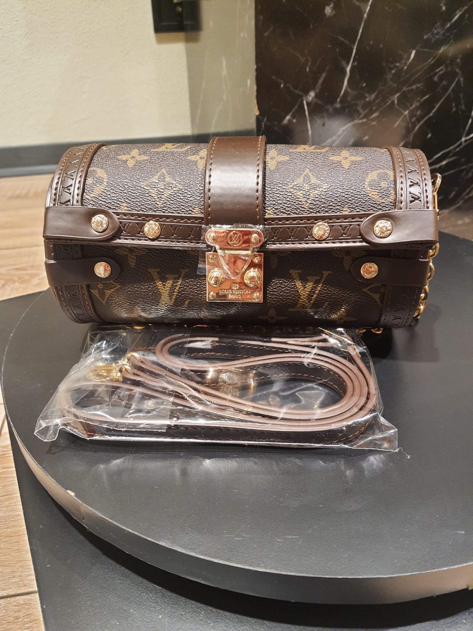 LOUIS VUITTON Hakiki Deri Tasarım Aksesuarları paslanmaz çelik ten İthal Çanta 