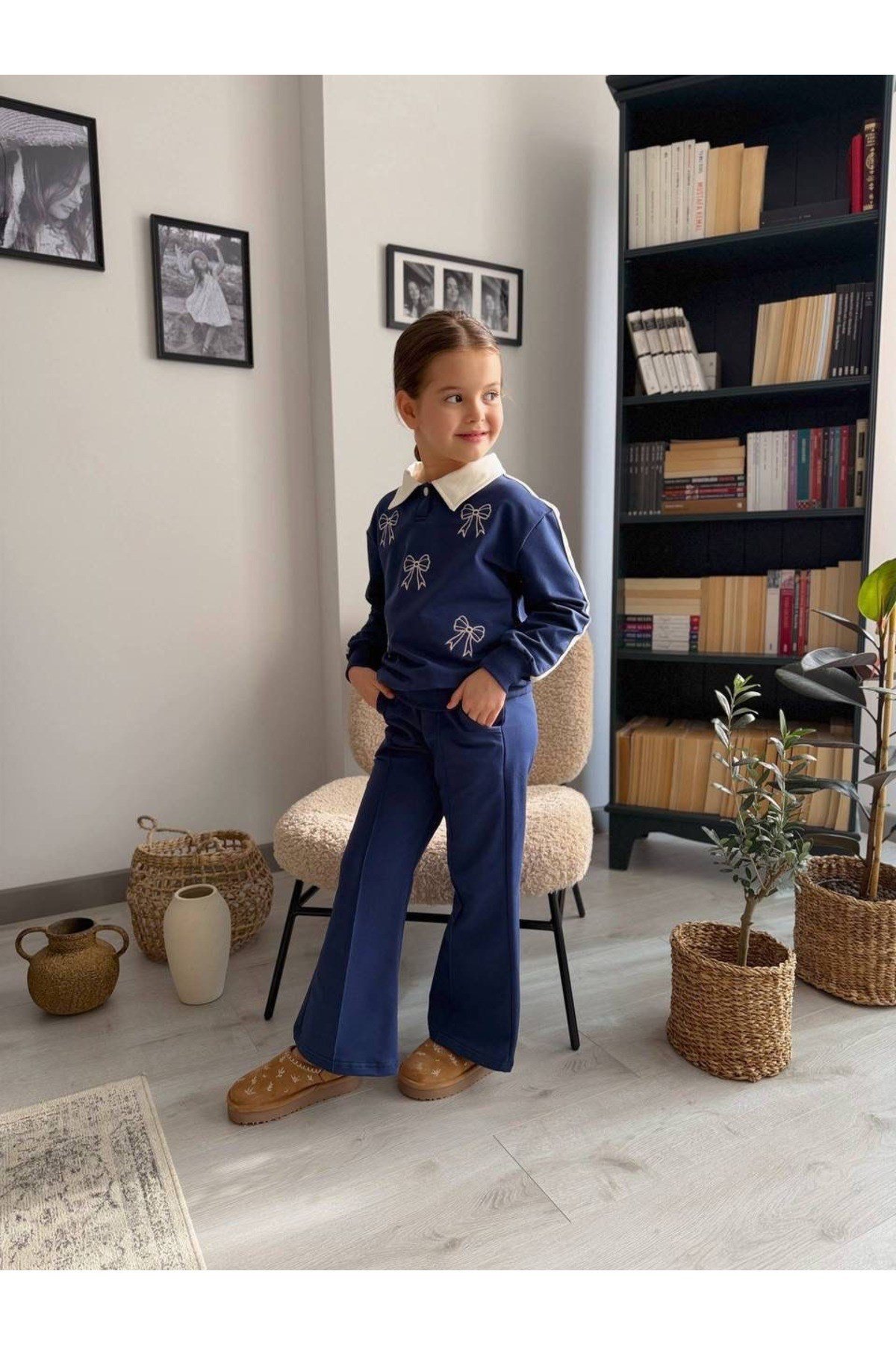 Kız Çocuk Kurdela Nakış Detaylı Pantalon Sweat 2 Parça Kombin Takım