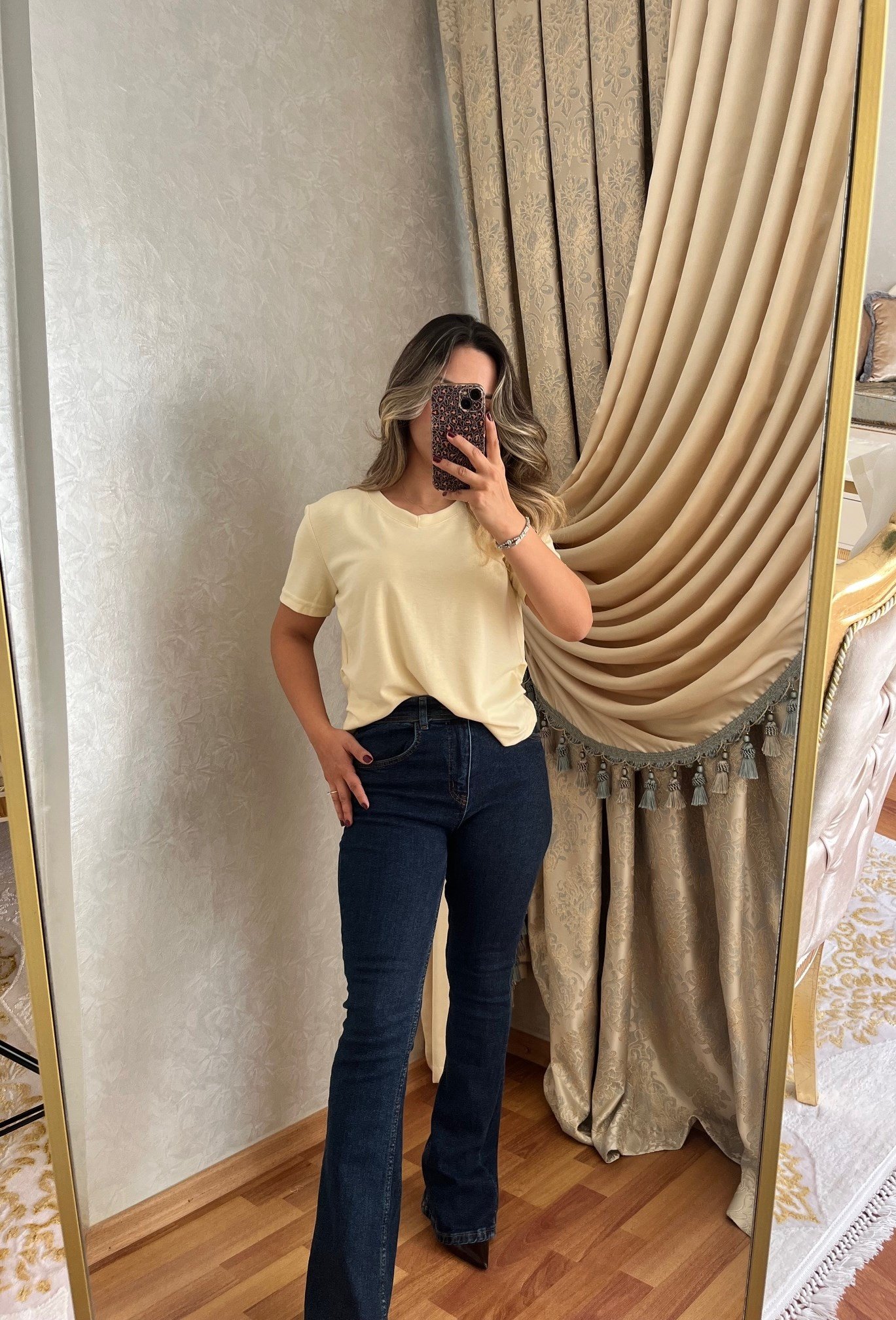 V Yaka Basic Pastel Sarı Bluz
