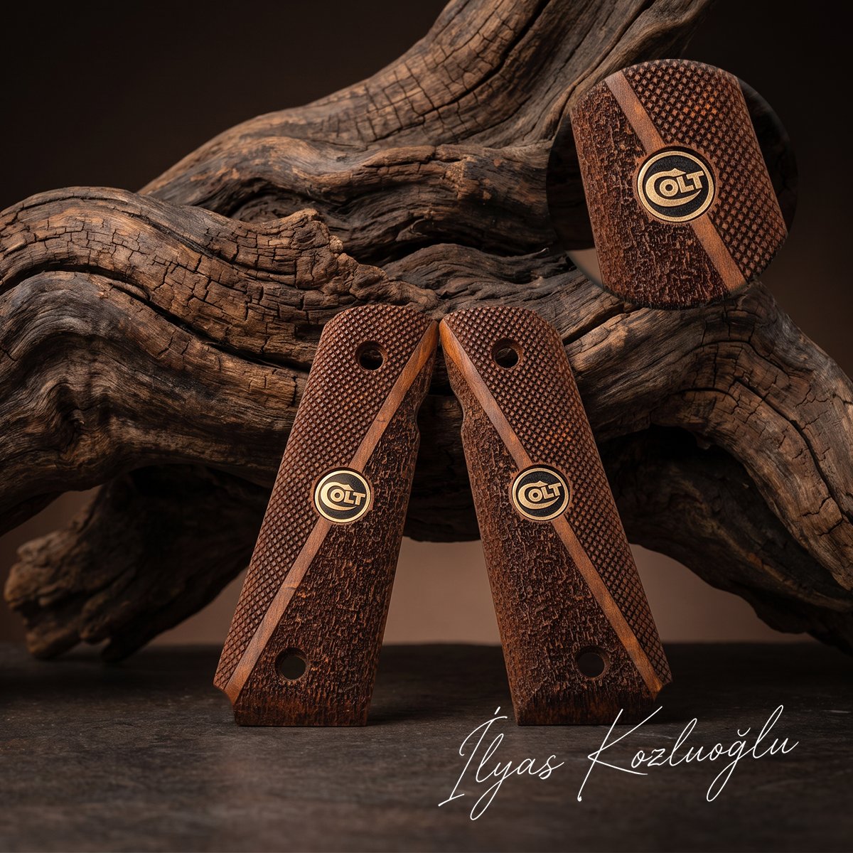 Colt 1911 Ambicut Ceviz Kabza Tam Yüzey Desenli Üzeri Sarı Pirinç Colt Logolu