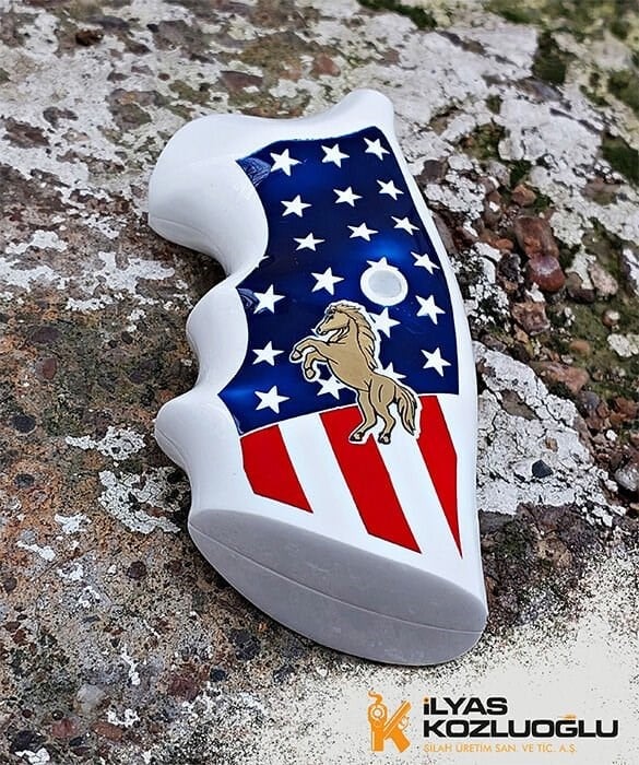Colt Python Sarı Pirinç At Logolu Mineli ABD Bayrağı Tasarımlı Beyaz Pleksi Kabze