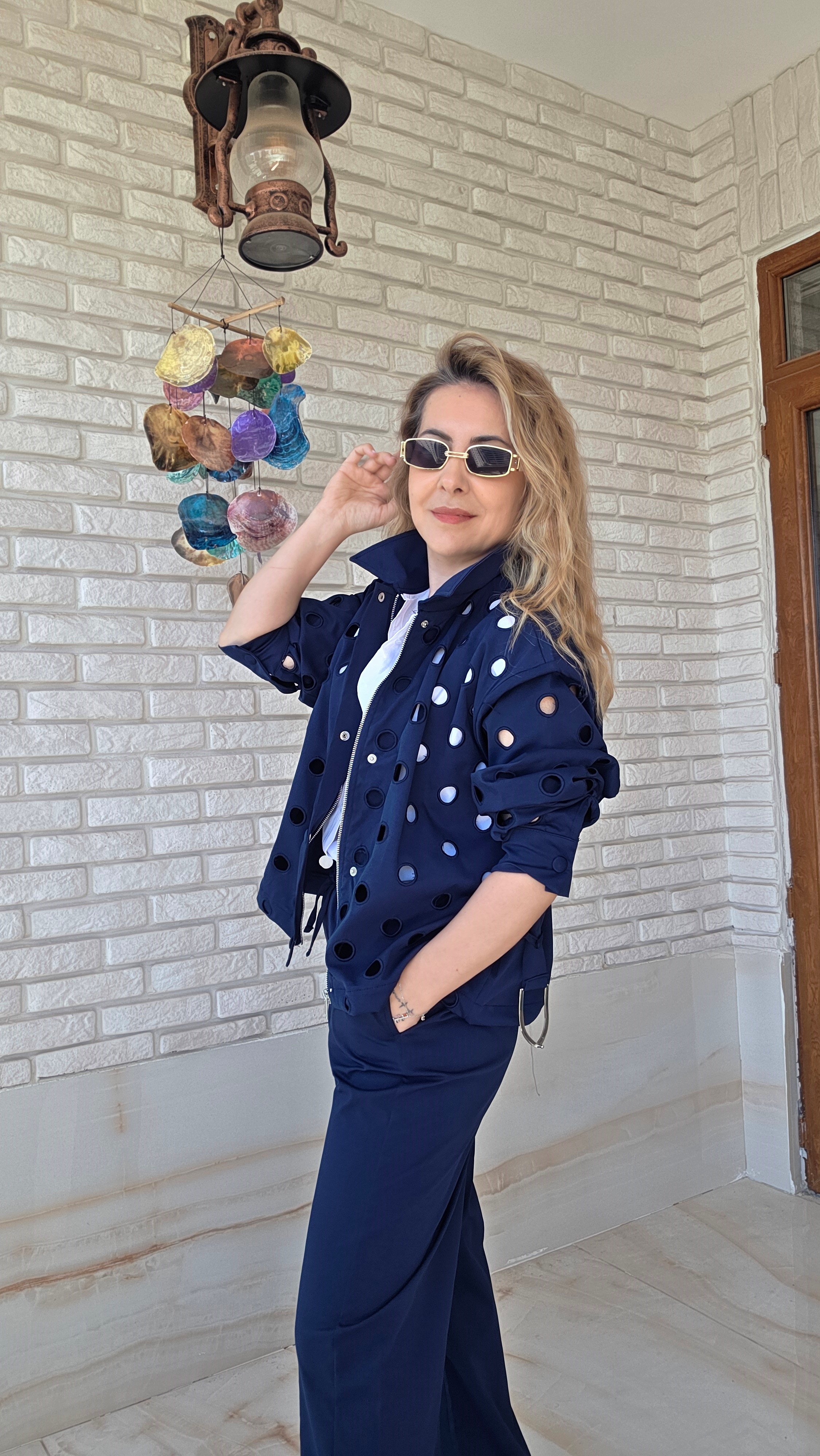 Kuş gözü delikli takım