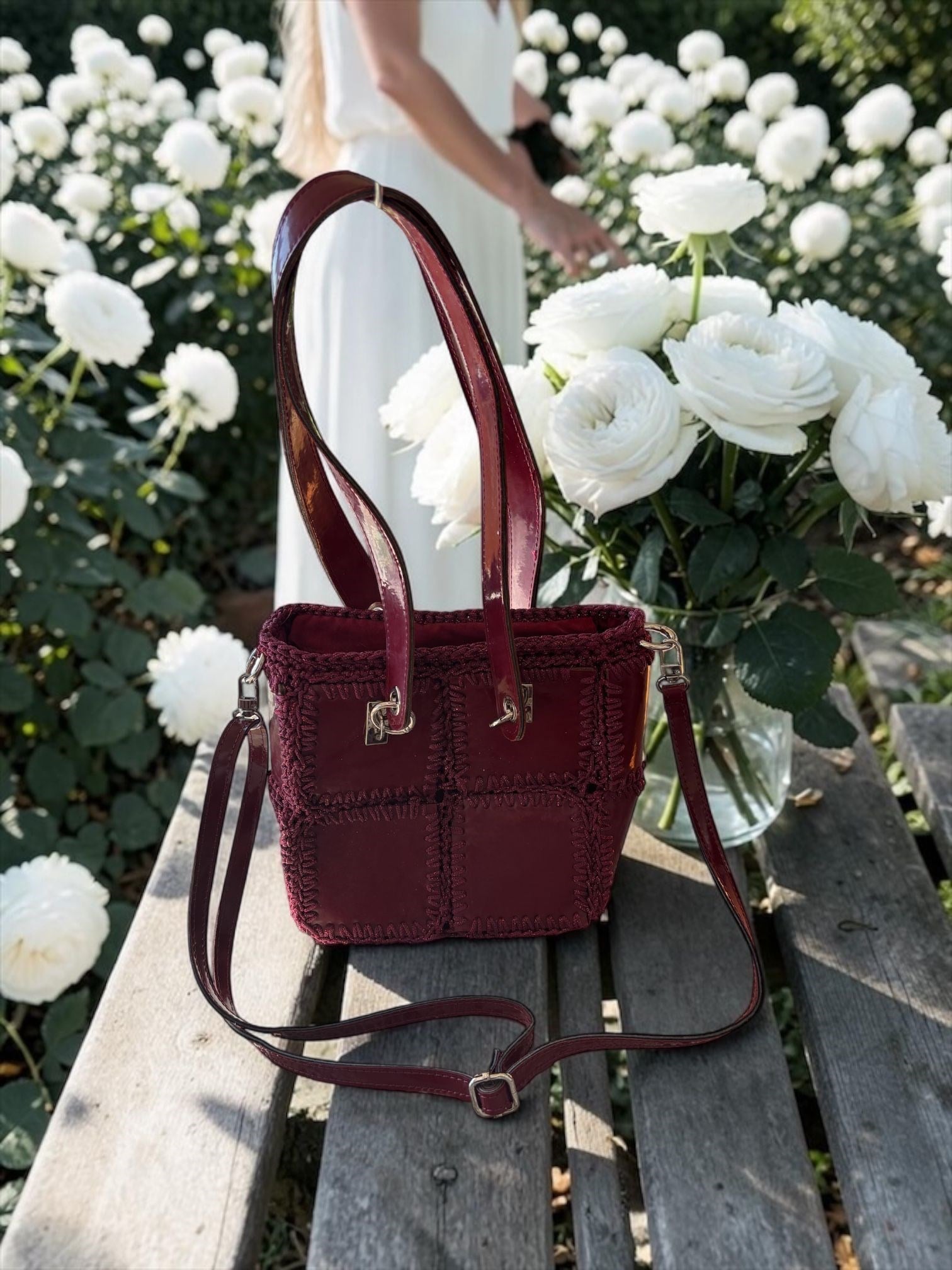 Bordo Patchwork Kadın Omuz Çantası – Özel Tasarım Şık El Çantası