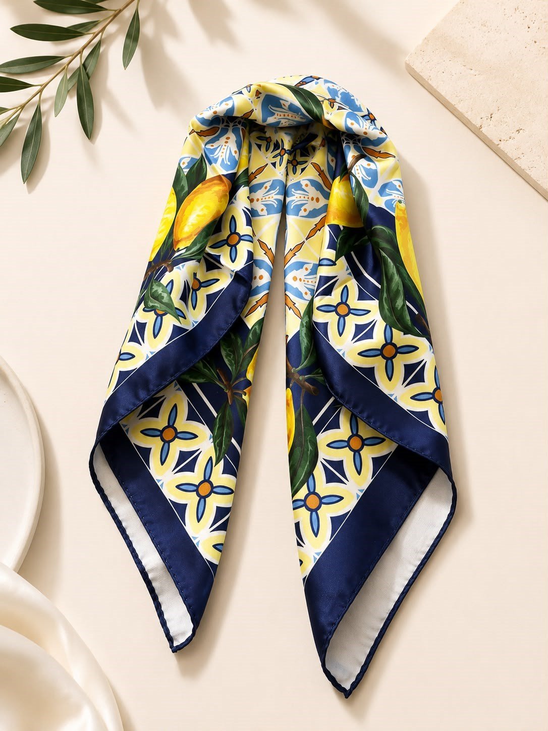 Limon Desenli Lacivert Bandana ve Fular