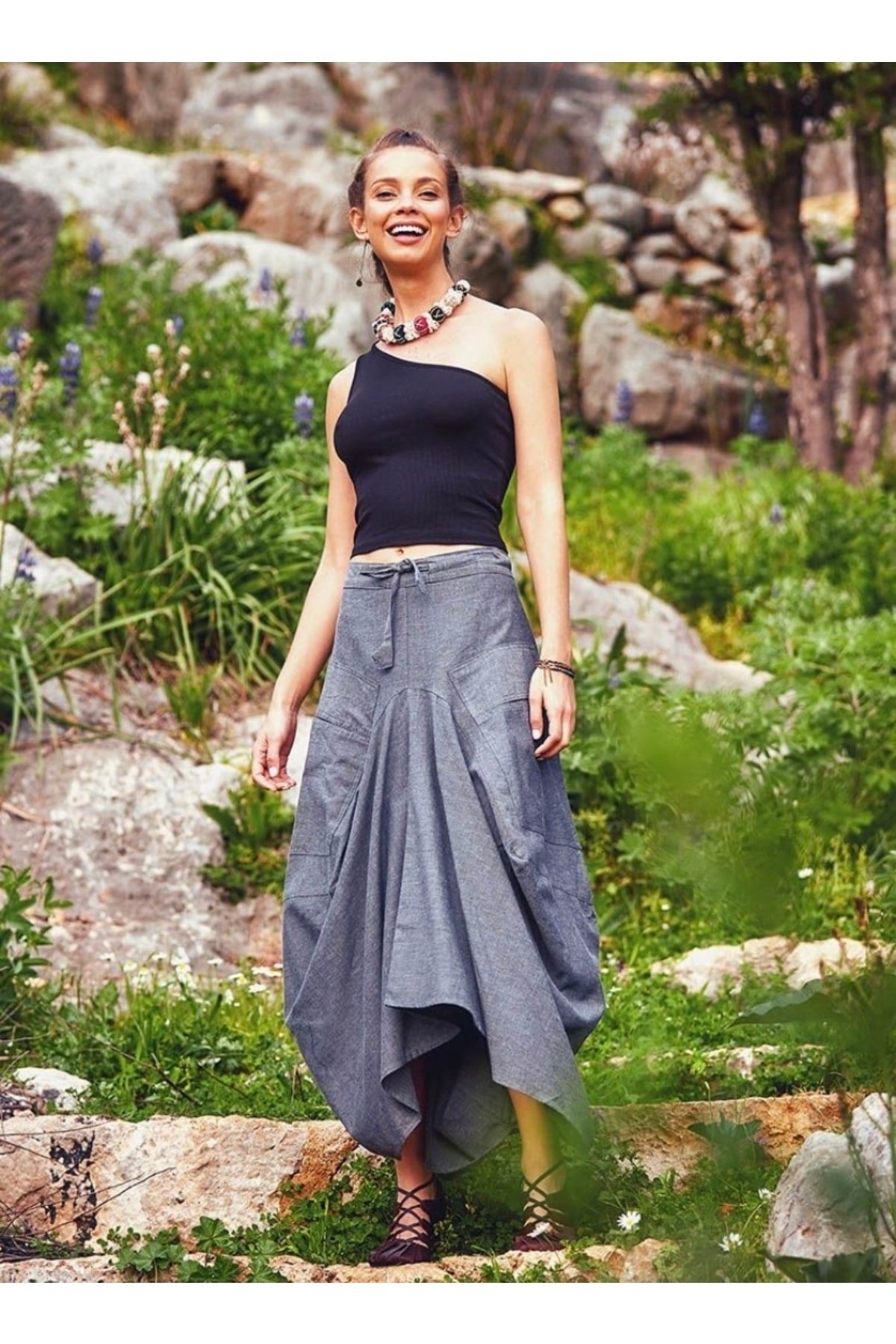 Bohem Tarz Cepli Beli Bağcıklı Uzun Gri Etek