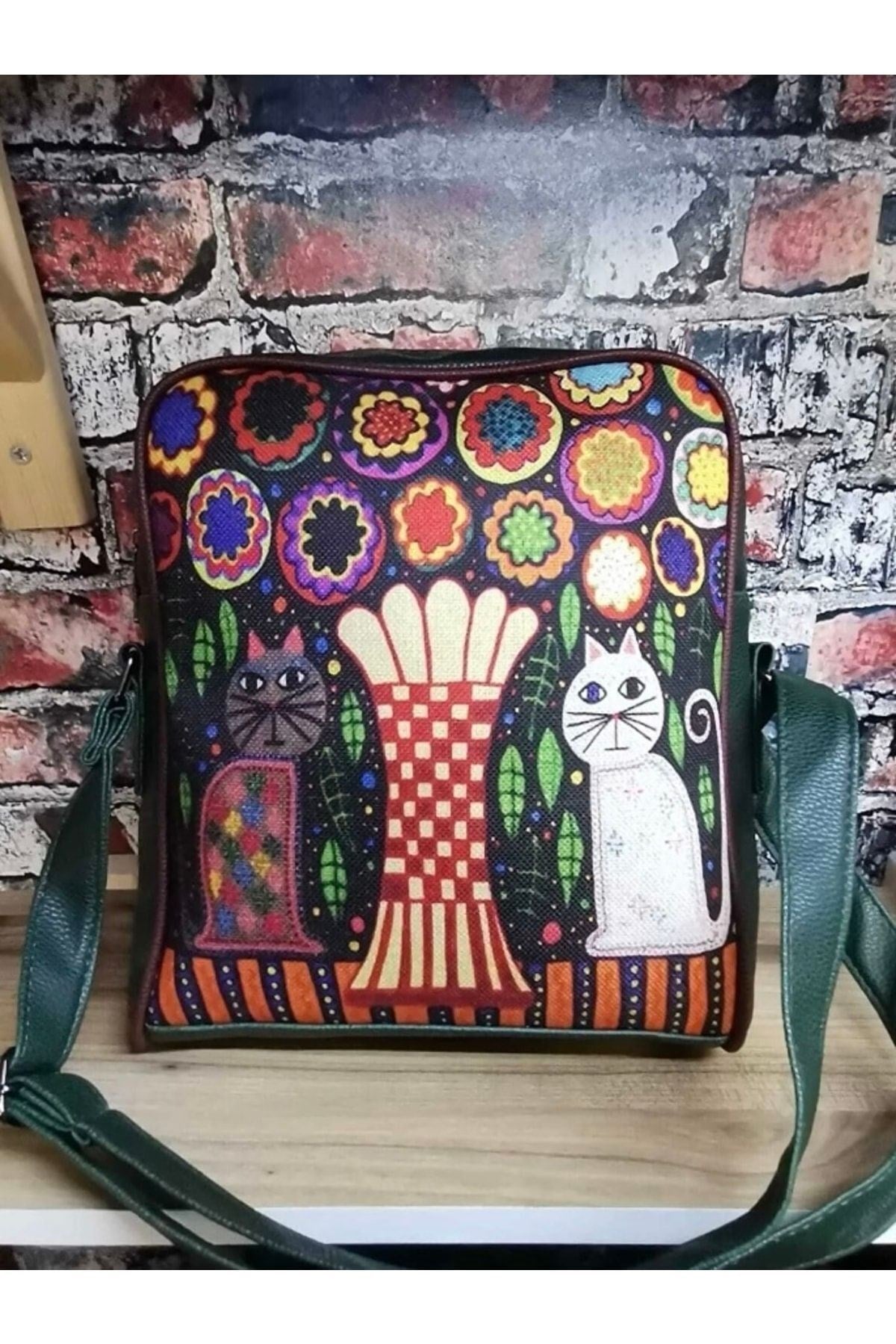 Hayalperest Kediler Uzunluk Ayarlı Haki Çanta