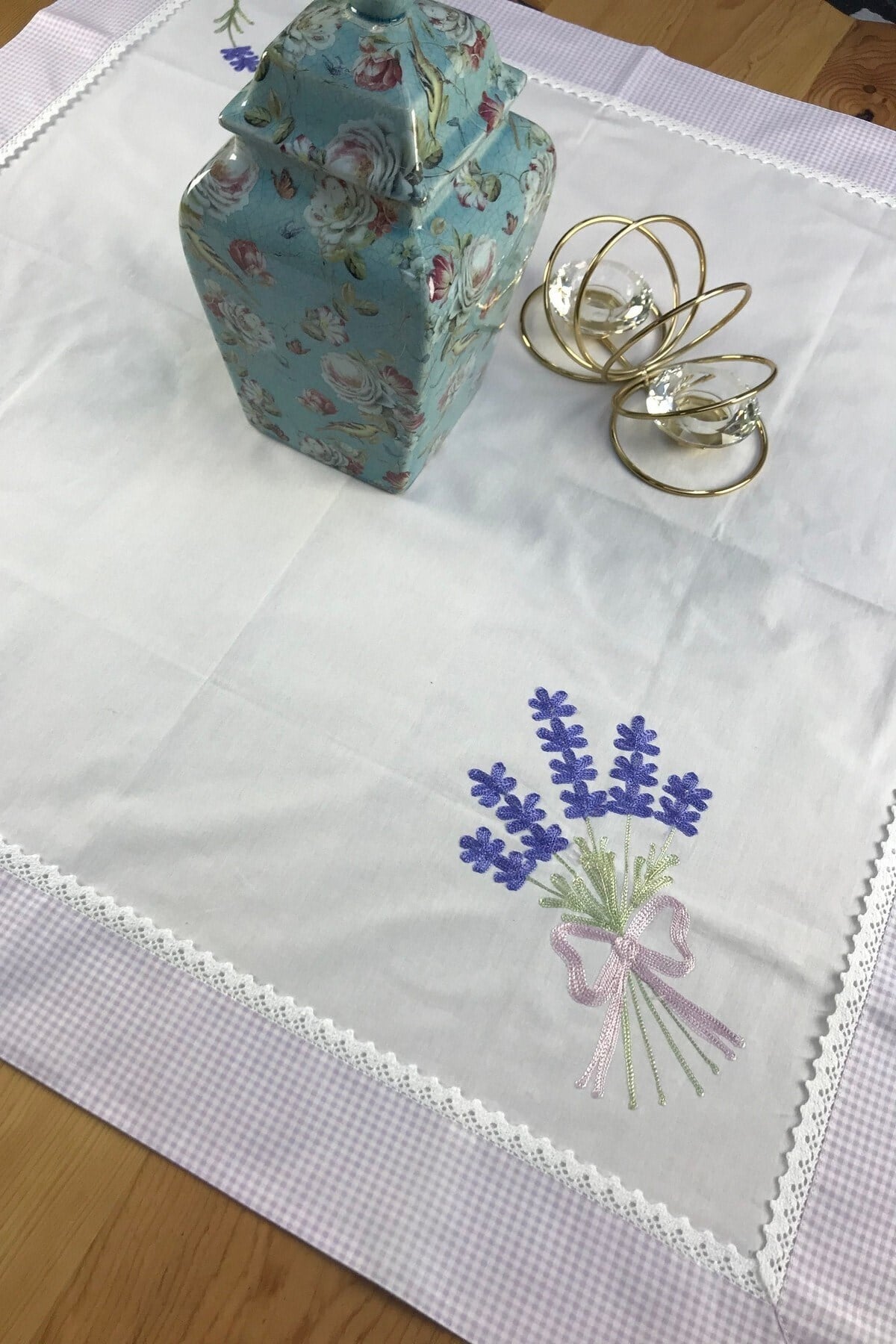 Home's Lila Dantelli Işlemeli Naturel Şömentabla