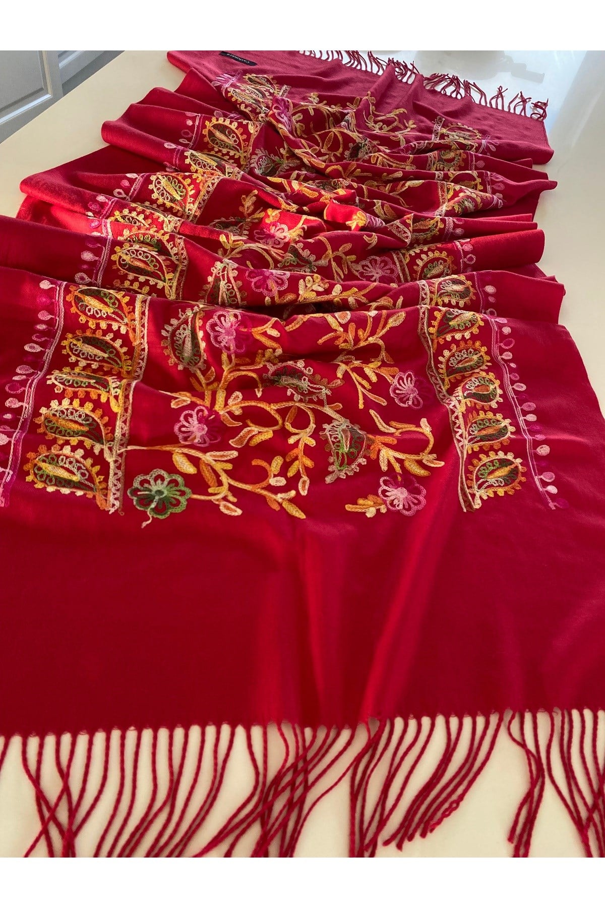 Kırmızı Elegansa Omuz Atkısı Kaşmir Dokulu İşlemeli Şık Şal (Cashmere)