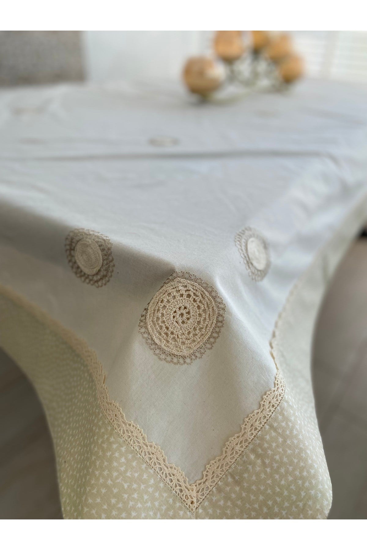 Naturel Buldan Keteni İnce Dantelli Kahve Bordürlü 140 x 240 cm Masa Örtüsü