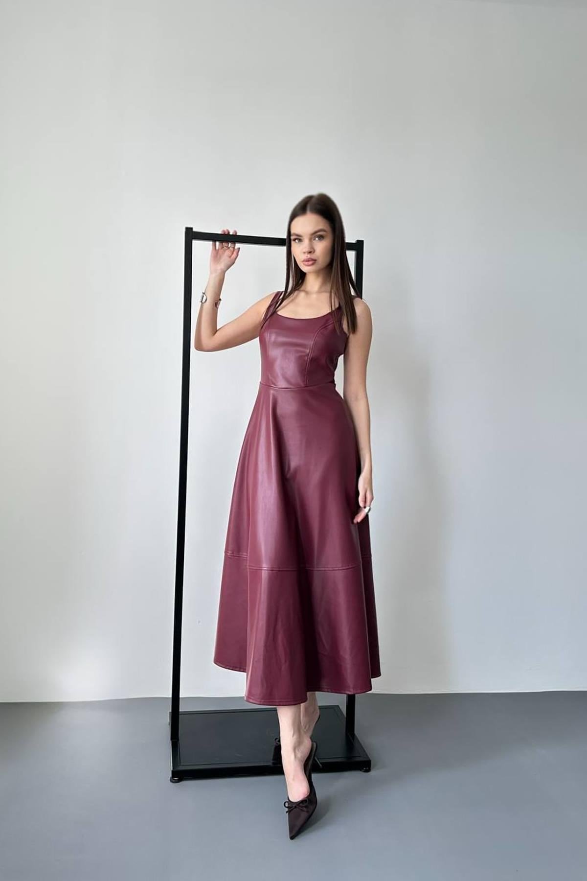 Toptan Bordo Askılı Deri Elbise