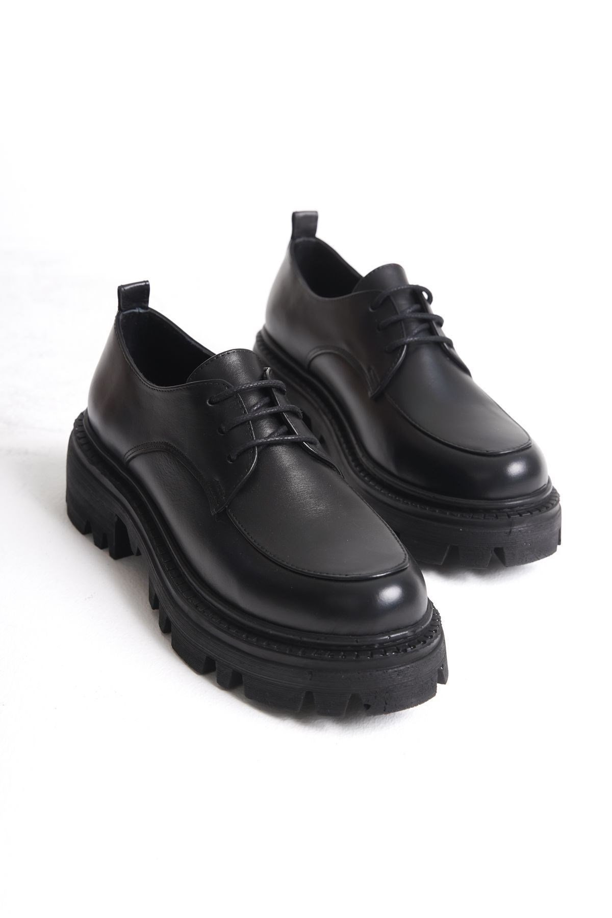JULİA Hakiki Deri Siyah Bağcıklı Loafer Ayakkabı