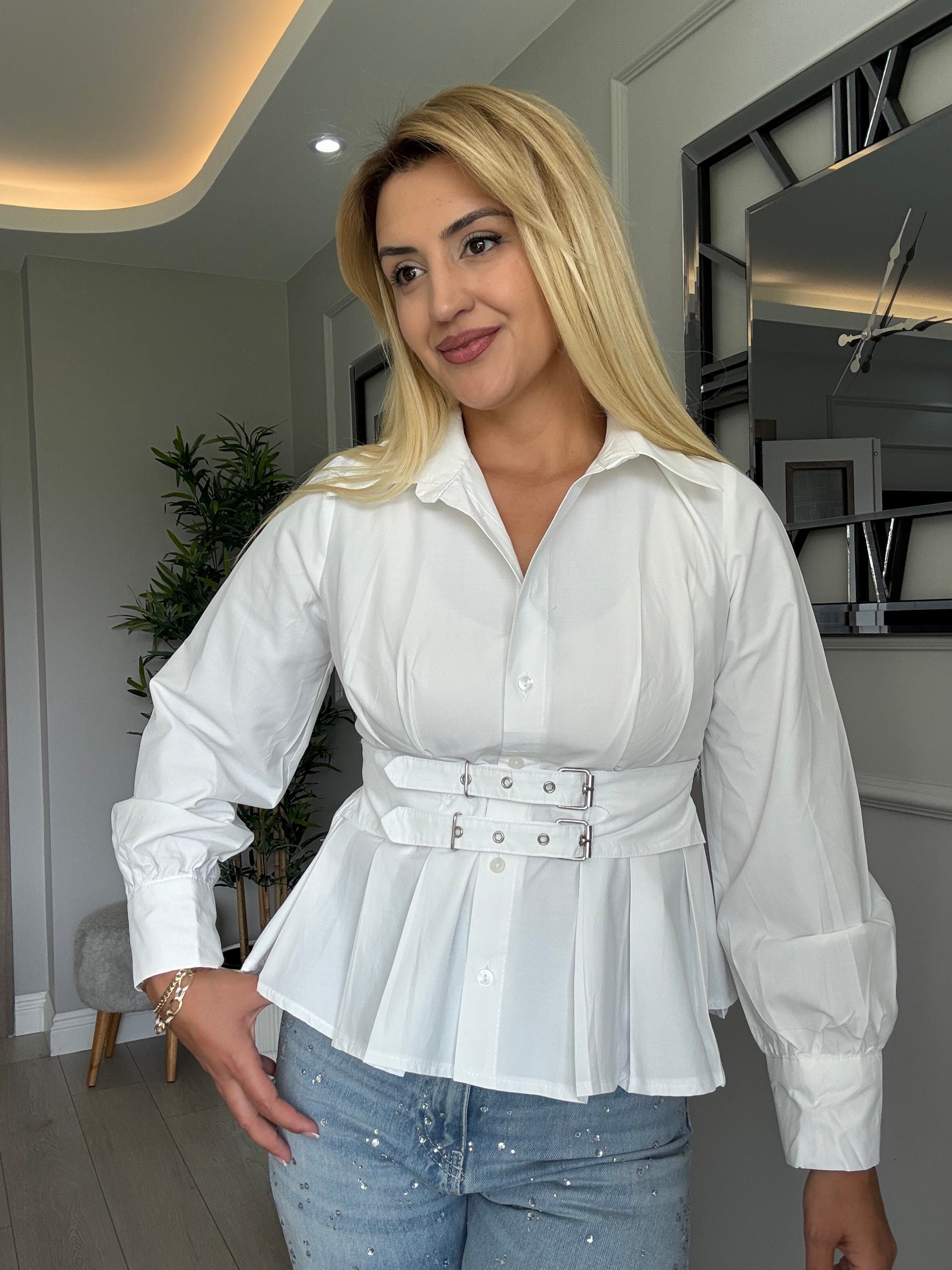 Çift kemer detaylı pileli gömlek beyaz