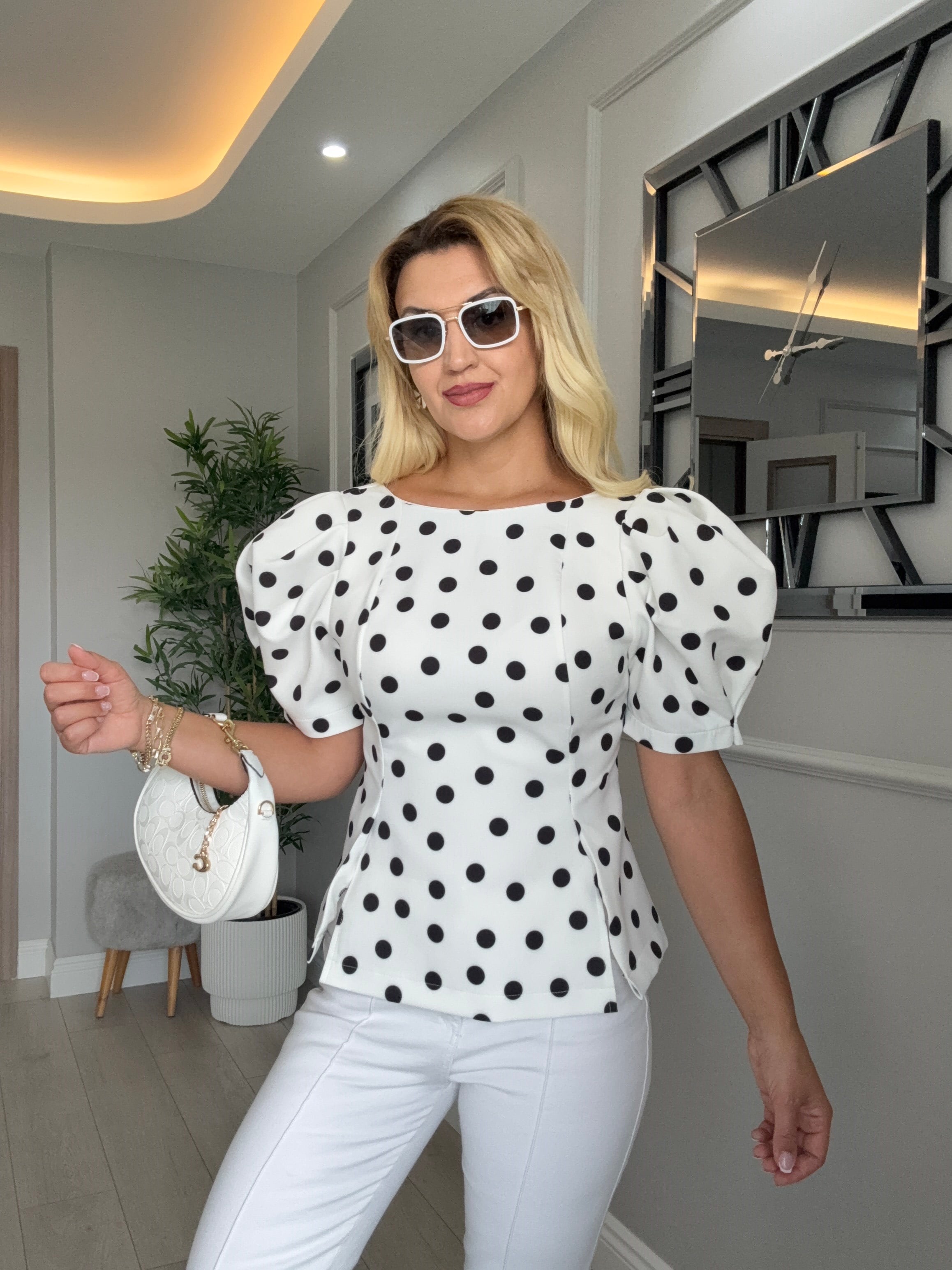 Orj model puantiyeli balon kol bluz beyaz