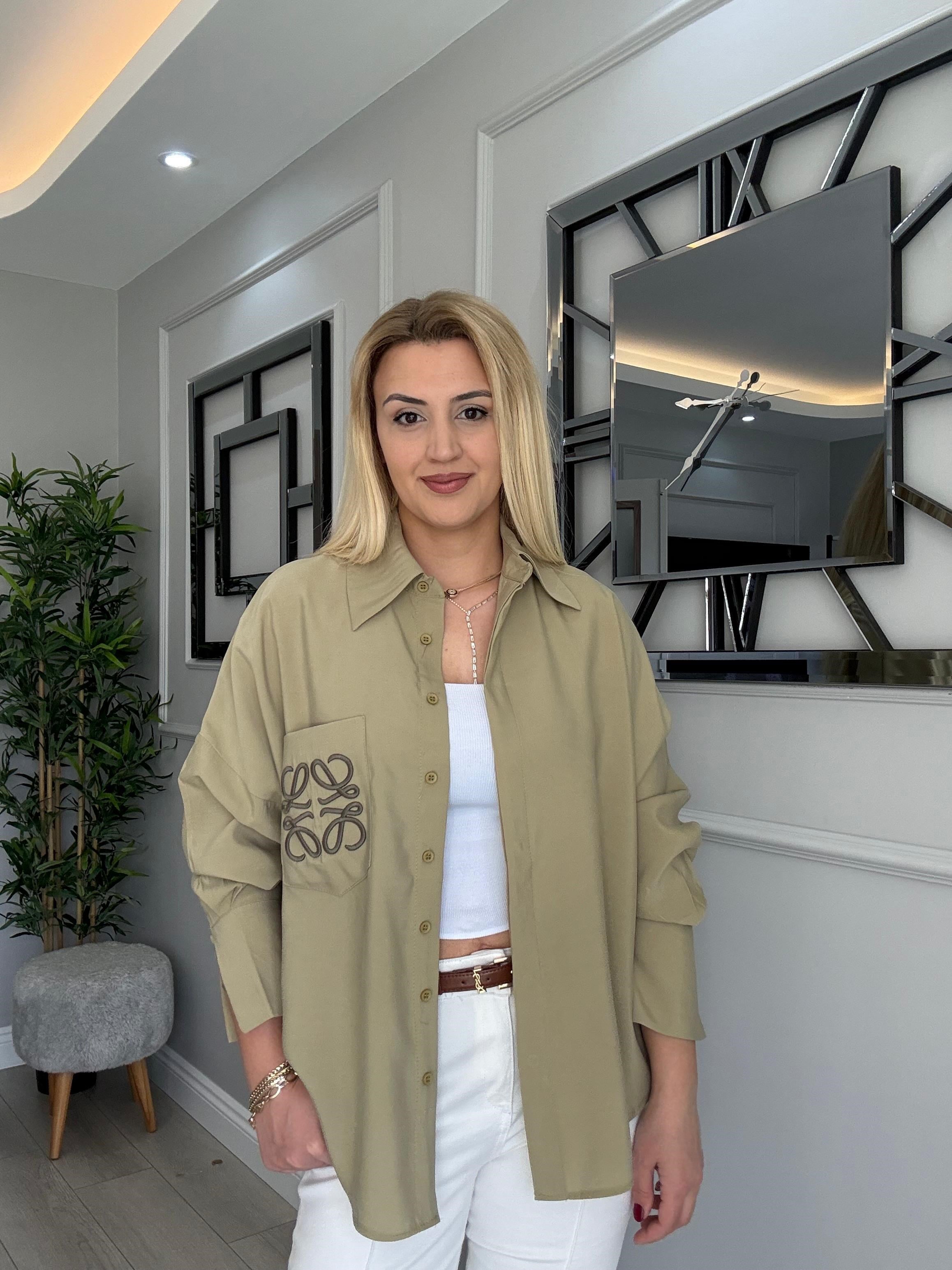 PREMİUM KALİTE 100% MEMNUNİYET GARANTİLİ CEBİ NAKIŞLI GÖMLEK ÇAĞLA
